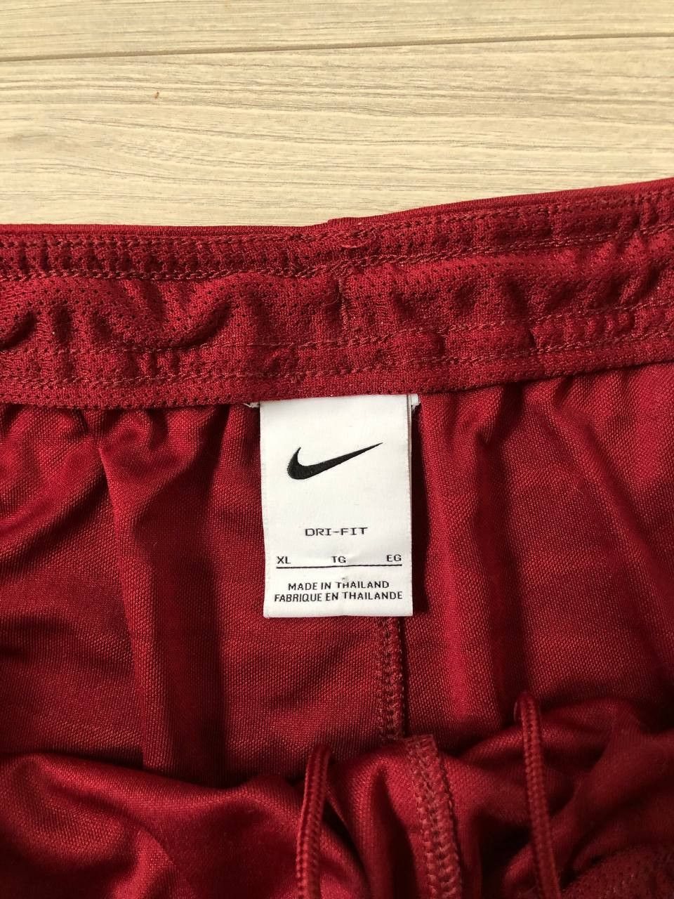 Nike LIVERPOOL HOME FOOTBALL SOCCER SHORTS NIKE Size US 36 / EU 52 - 5 Thumbnail