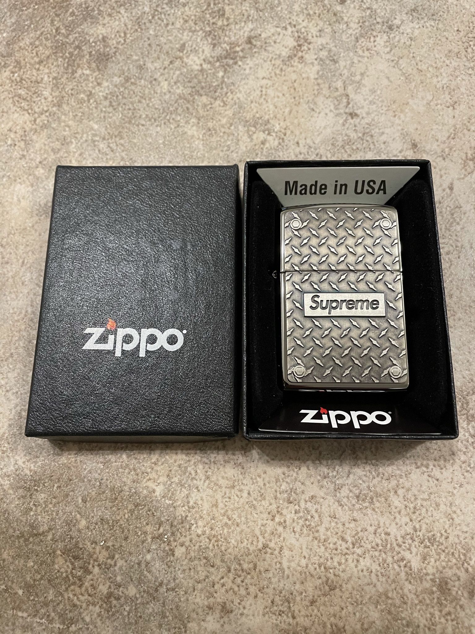 Supreme × Zippo Supreme SS19 Diamond Plate Zippo Size ONE SIZE - 1 Thumbnail