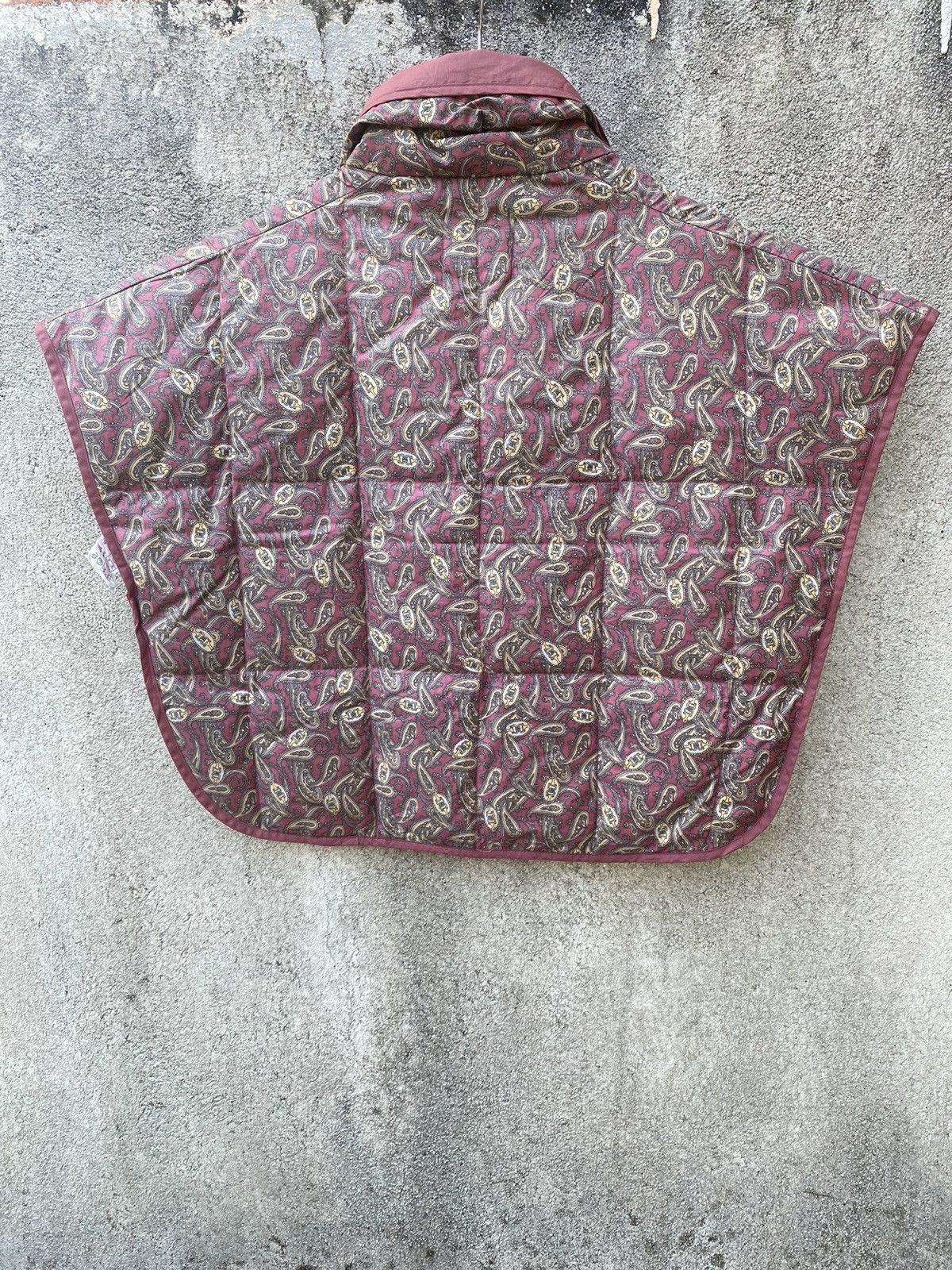 Celine × Vintage Made In Japan Celine Down Puffer Poncho Paisley Size US M / EU 48-50 / 2 - 2 Thumbnail