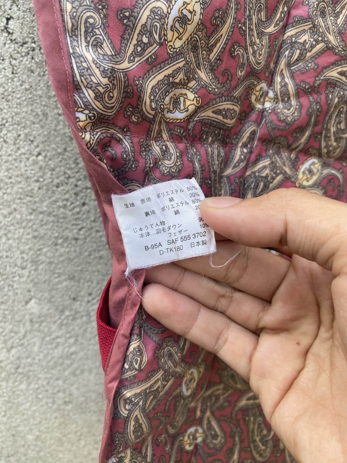 Celine × Vintage Made In Japan Celine Down Puffer Poncho Paisley Size US M / EU 48-50 / 2 - 6 Thumbnail