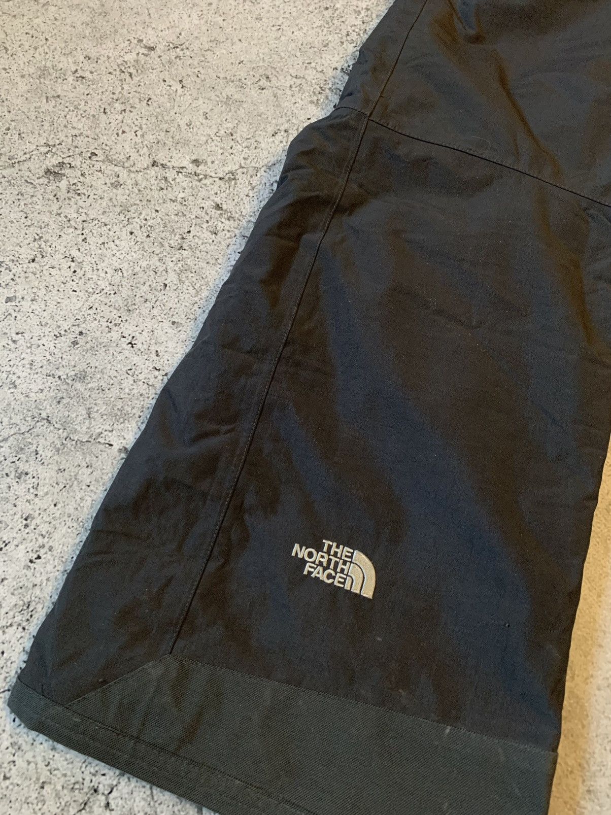 The North Face The north face grey ski pants hyvent pants Size US 30 / EU 46 - 12 Thumbnail
