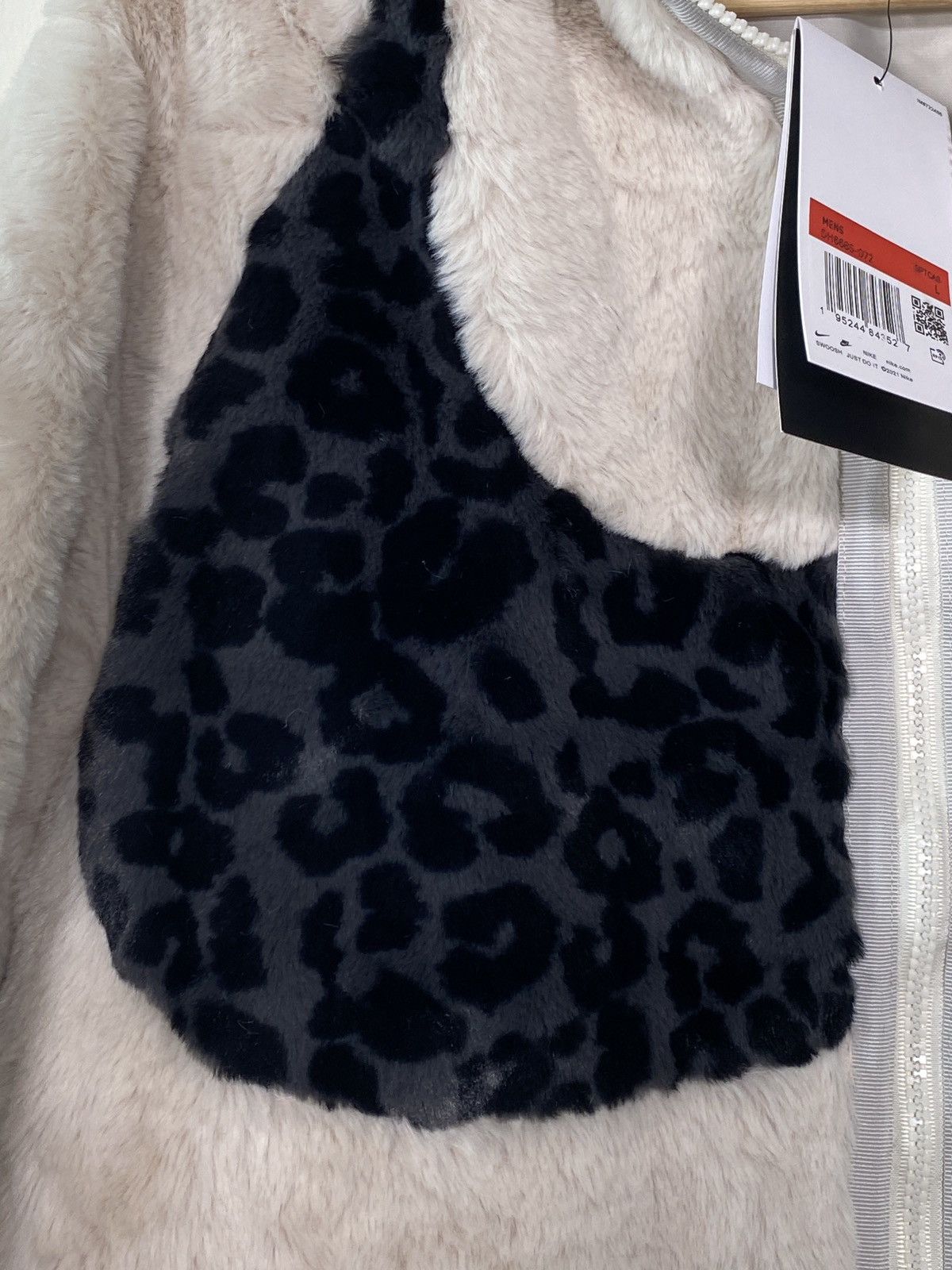 Nike Nike BIG SWOOSH NSW Leopard Print Fleece Fur Jacket Size US L / EU 52-54 / 3 - 8 Thumbnail
