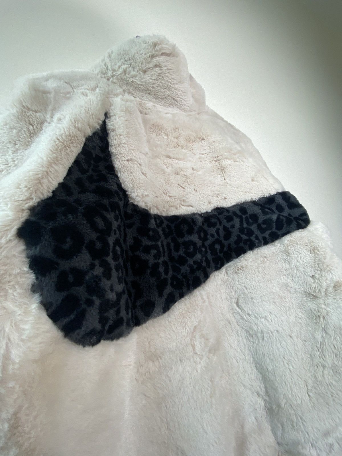 Nike Nike BIG SWOOSH NSW Leopard Print Fleece Fur Jacket Size US L / EU 52-54 / 3 - 10 Thumbnail