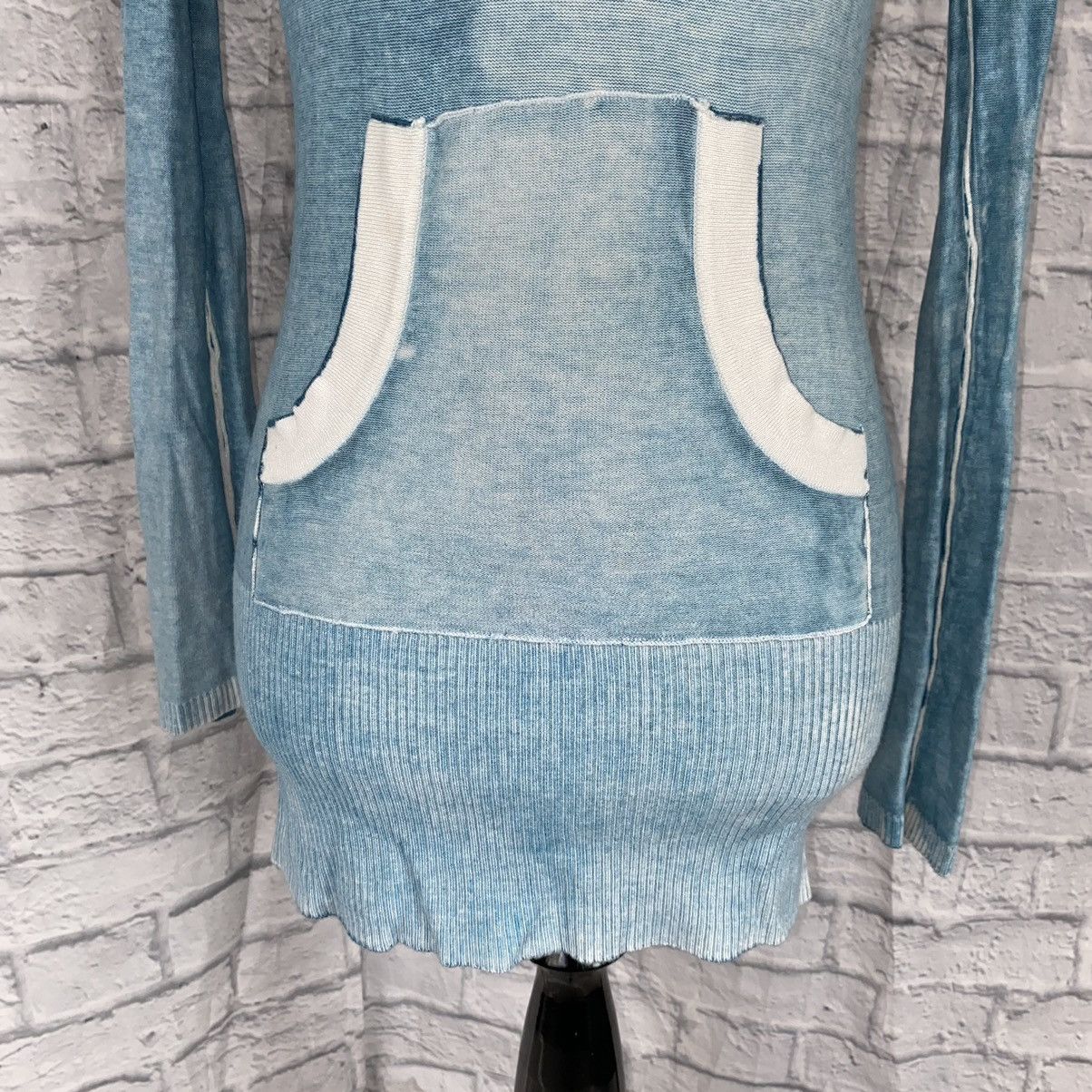 Other Sinful v-cut graphic print Longsleeve pullover hoodie sz M Size M / US 6-8 / IT 42-44 - 2 Thumbnail