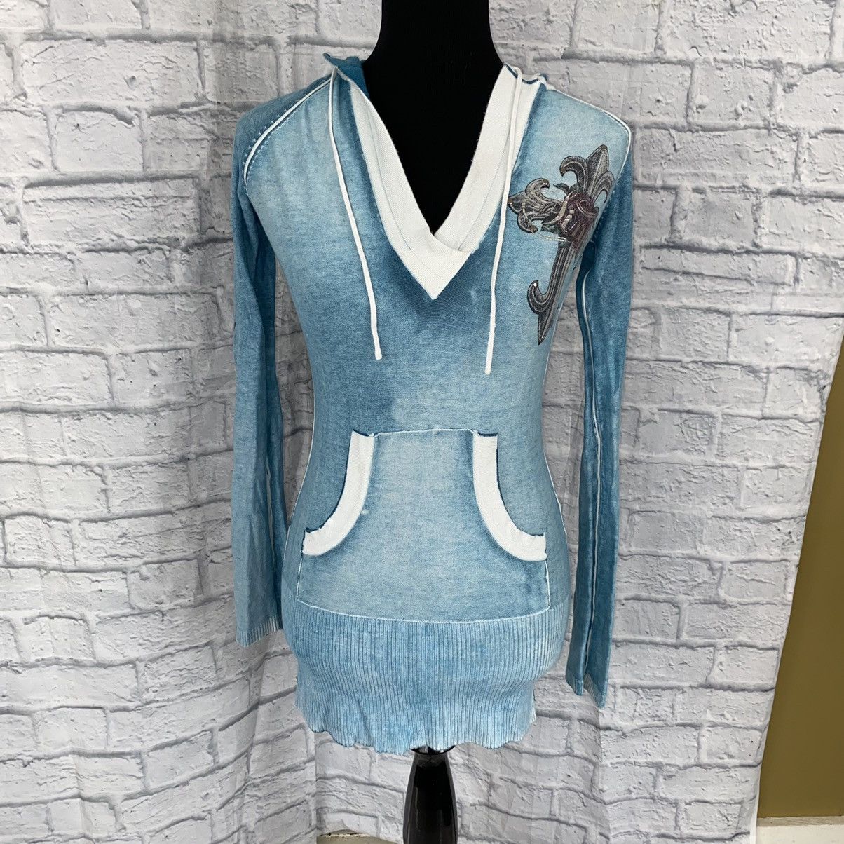 Other Sinful v-cut graphic print Longsleeve pullover hoodie sz M Size M / US 6-8 / IT 42-44 - 1 Thumbnail