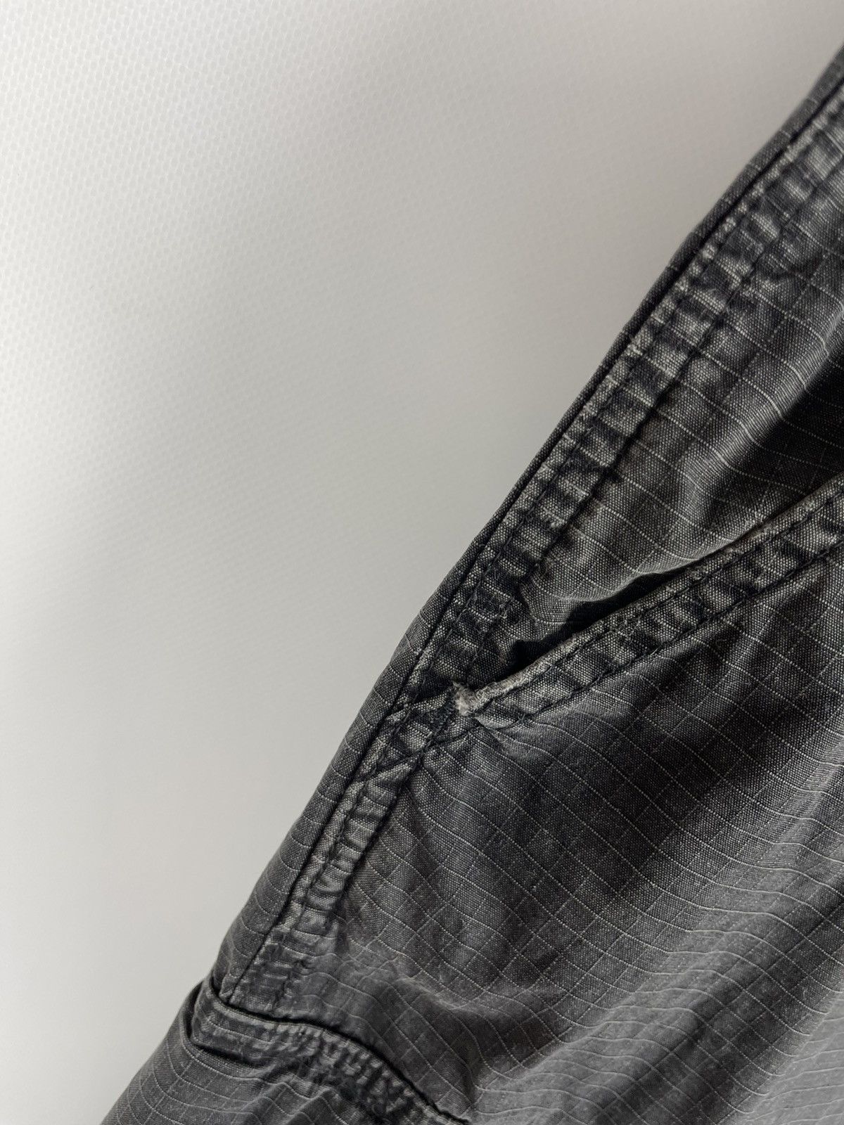 Carhartt Carhartt vintage 90s cargo bermuda shorts travis Scott style Size US 34 / EU 50 - 8 Thumbnail