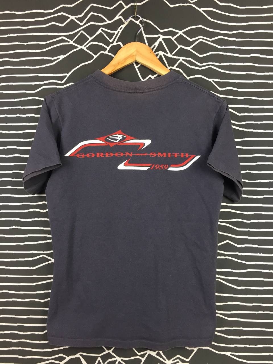 Vintage Vtg Gordon & Smith Surfboard Logo Made In Usa Tee Size US S / EU 44-46 / 1 - 1 Thumbnail
