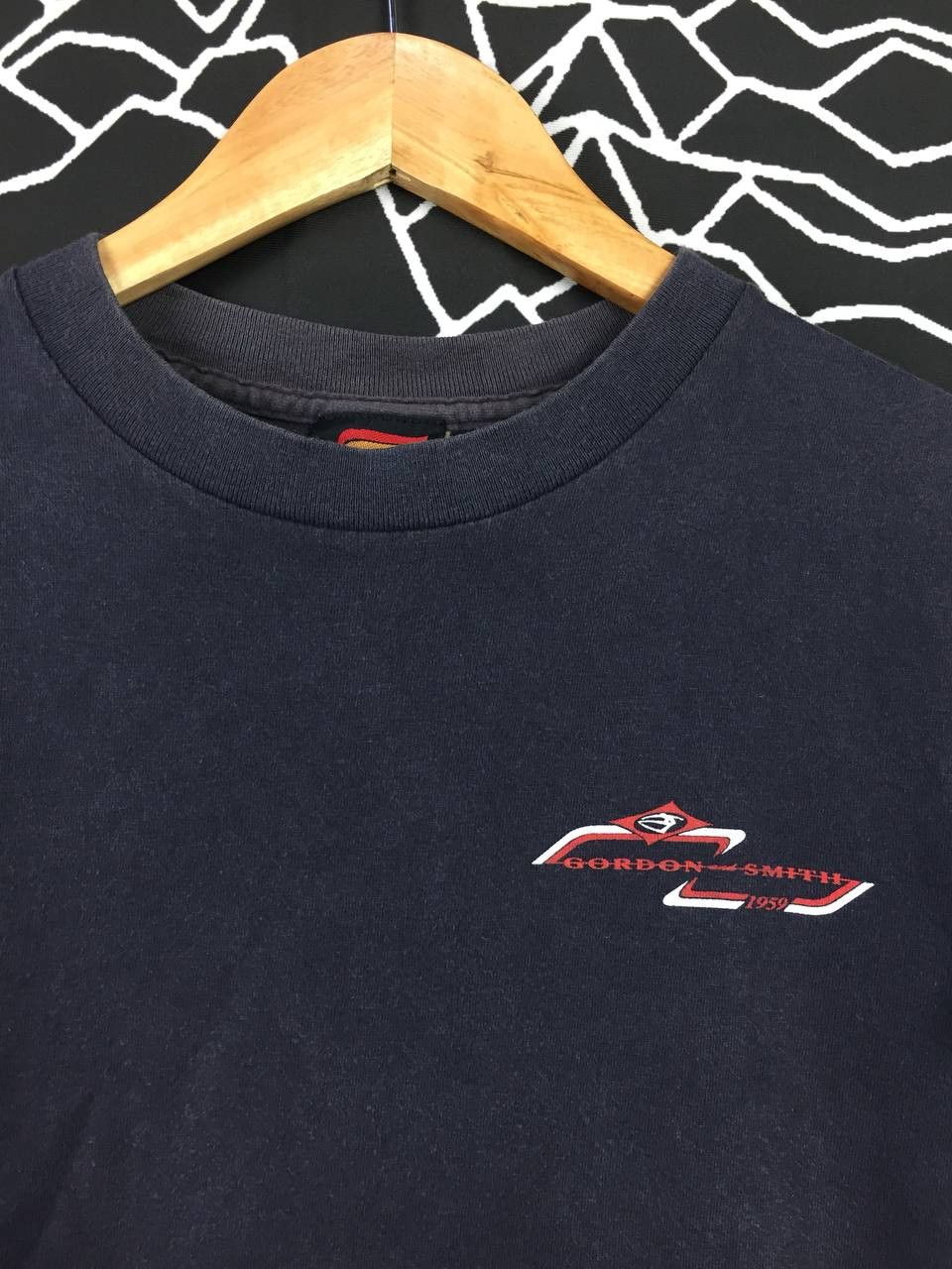Vintage Vtg Gordon & Smith Surfboard Logo Made In Usa Tee Size US S / EU 44-46 / 1 - 5 Thumbnail