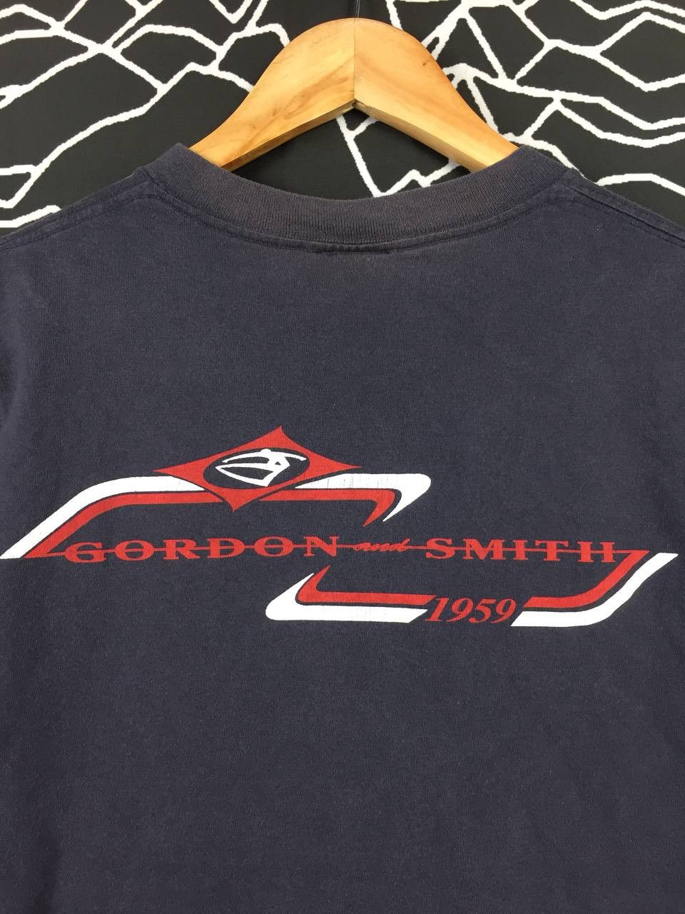 Vintage Vtg Gordon & Smith Surfboard Logo Made In Usa Tee Size US S / EU 44-46 / 1 - 2 Thumbnail