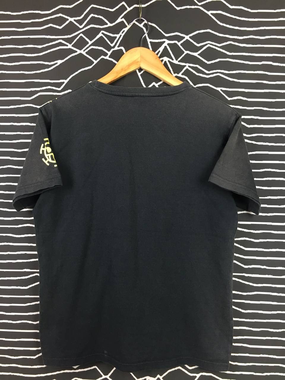 Anime Vtg One Piece Anime Surgeon Of Death Trafalgar Law Tee Size US M / EU 48-50 / 2 - 7 Thumbnail