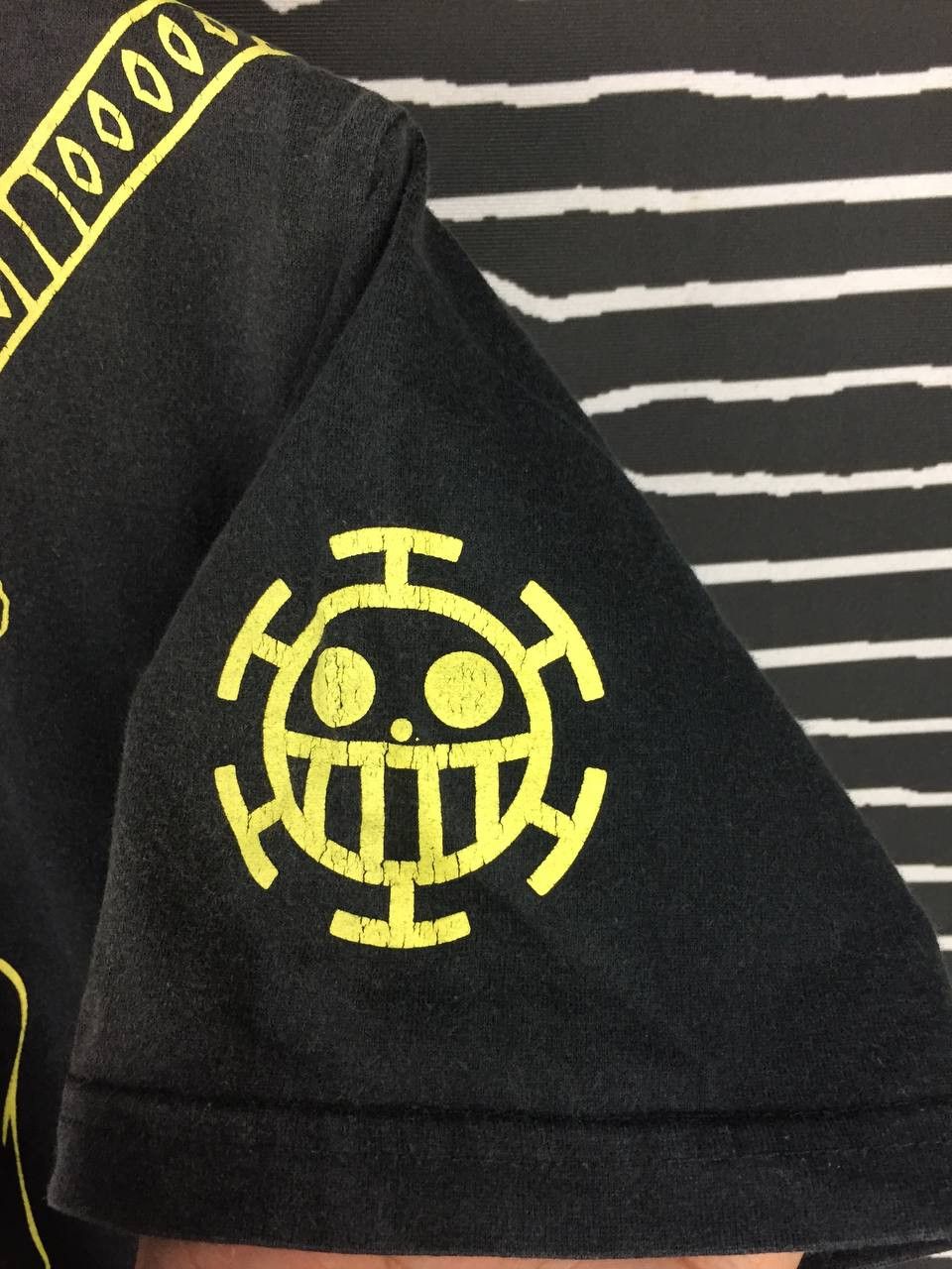 Anime Vtg One Piece Anime Surgeon Of Death Trafalgar Law Tee Size US M / EU 48-50 / 2 - 6 Thumbnail