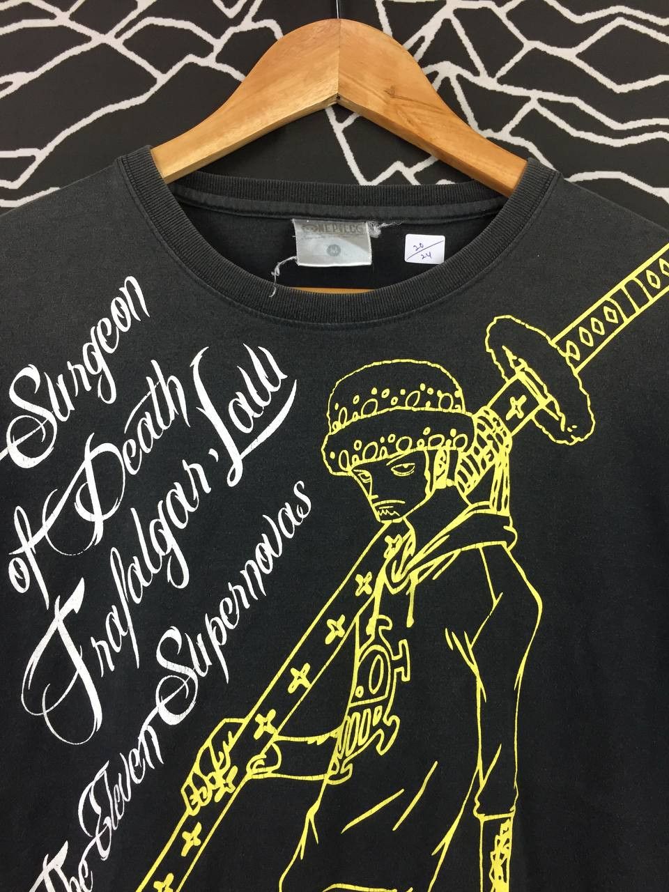 Anime Vtg One Piece Anime Surgeon Of Death Trafalgar Law Tee Size US M / EU 48-50 / 2 - 3 Thumbnail