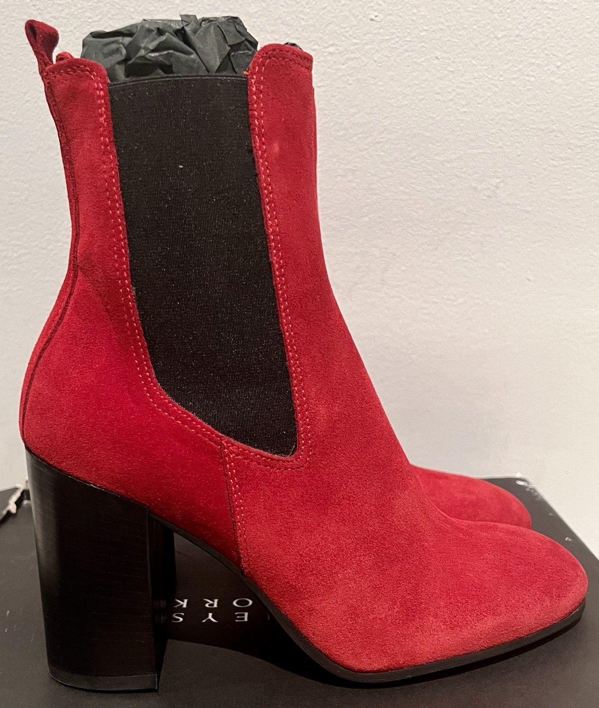 Authentic Barneys New York red Suede made in Italy Boots 37