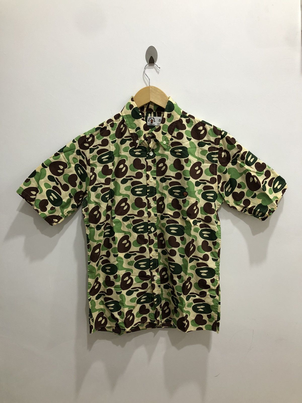 Bape SS06 Baby Milo Camo Button Up Shirt Size US S / EU 44-46 / 1 - 1 Thumbnail