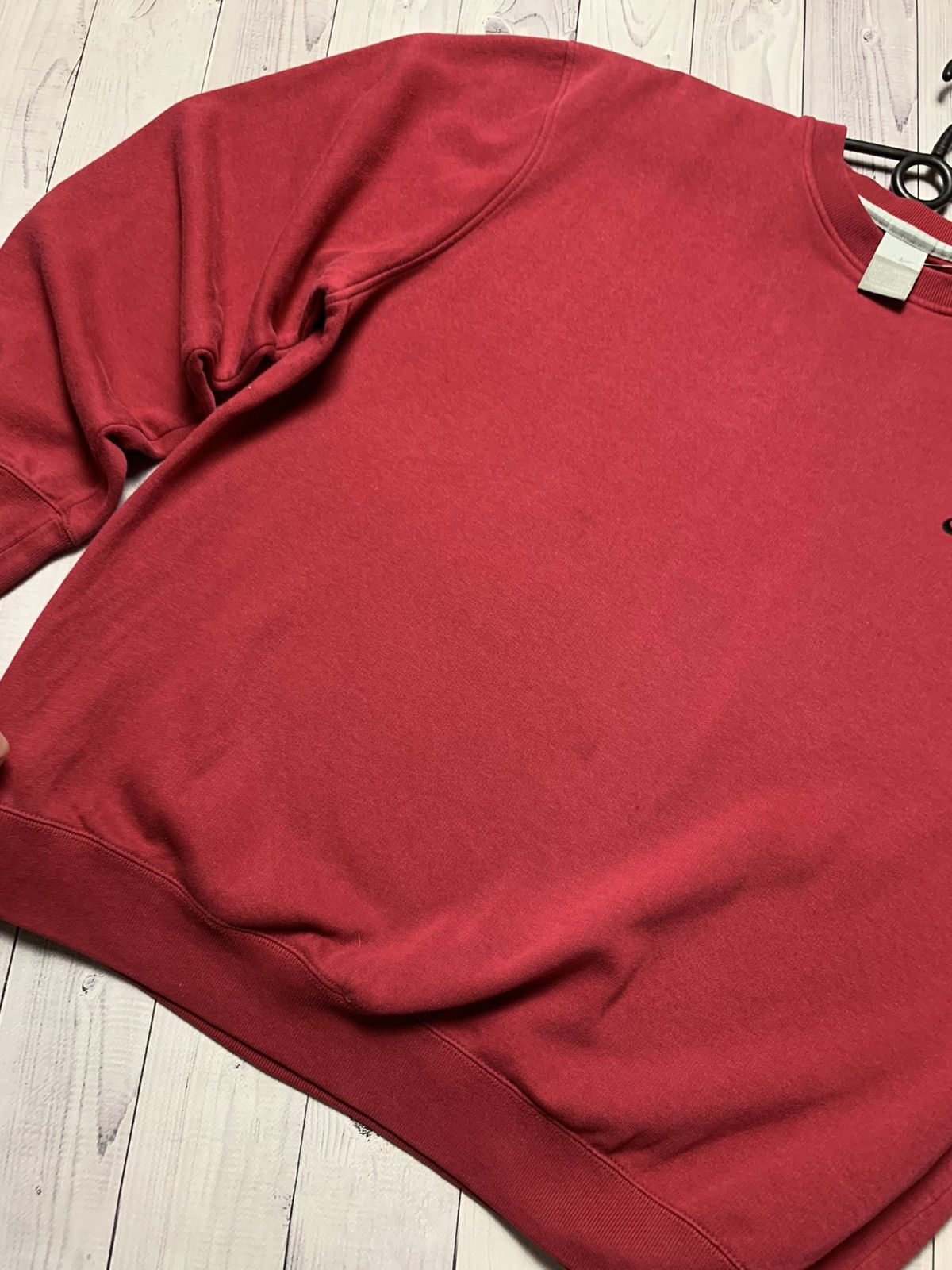 Nike × Vintage Vintage Nike sweatshirt size Xl red logo swoosh Size US XL / EU 56 / 4 - 4 Thumbnail