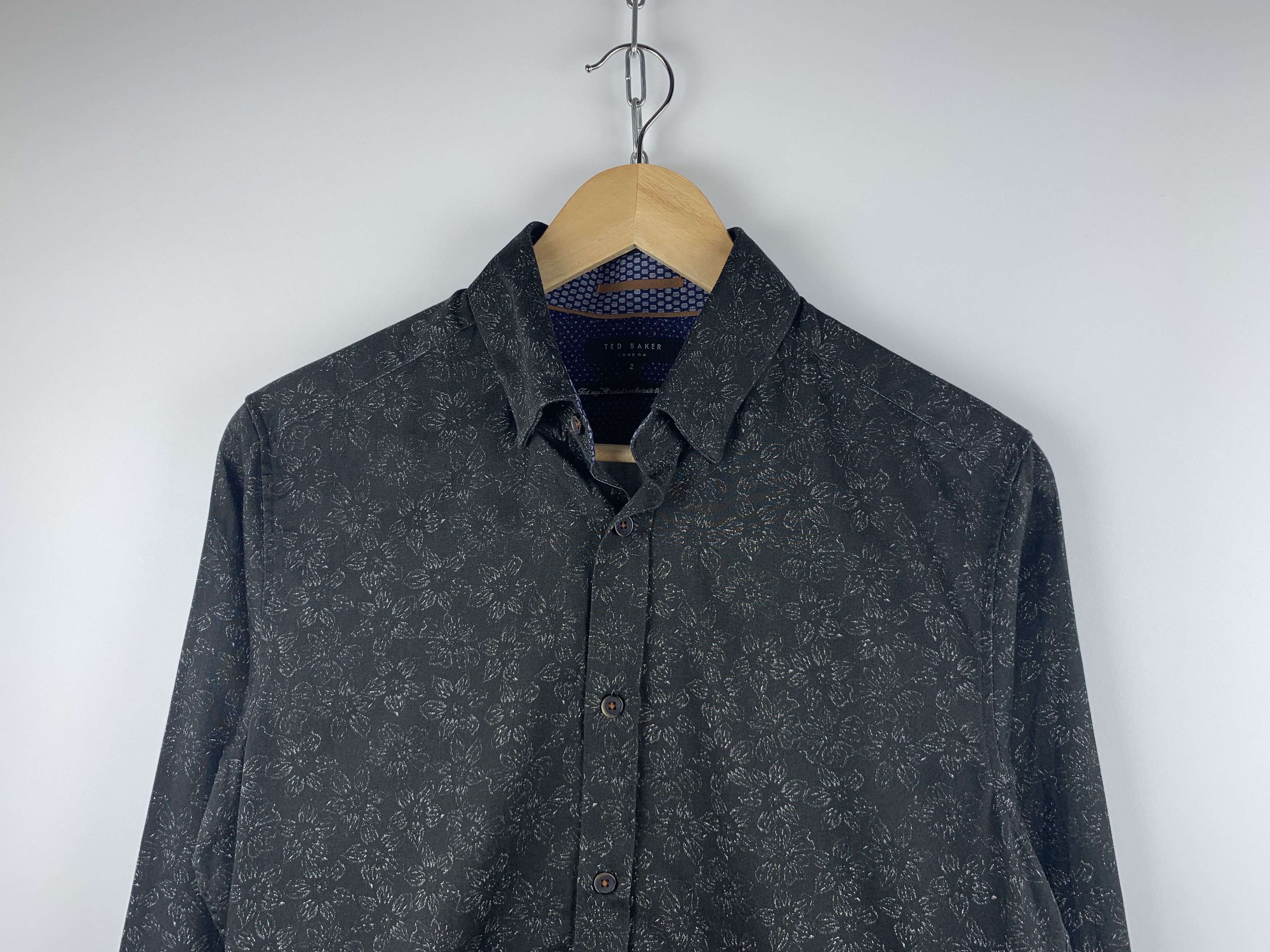 Ted Baker Ted Baker Floral Long Sleeve Shirt Button Down Size US S / EU 44-46 / 1 - 1 Thumbnail