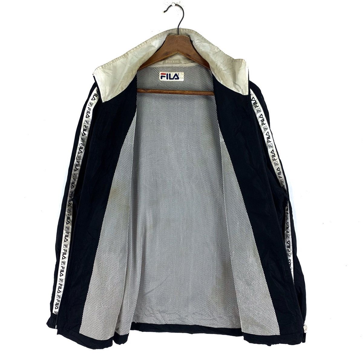Fila Fila Windbreaker Side Tape Light Jacket Size US L / EU 52-54 / 3 - 5 Thumbnail