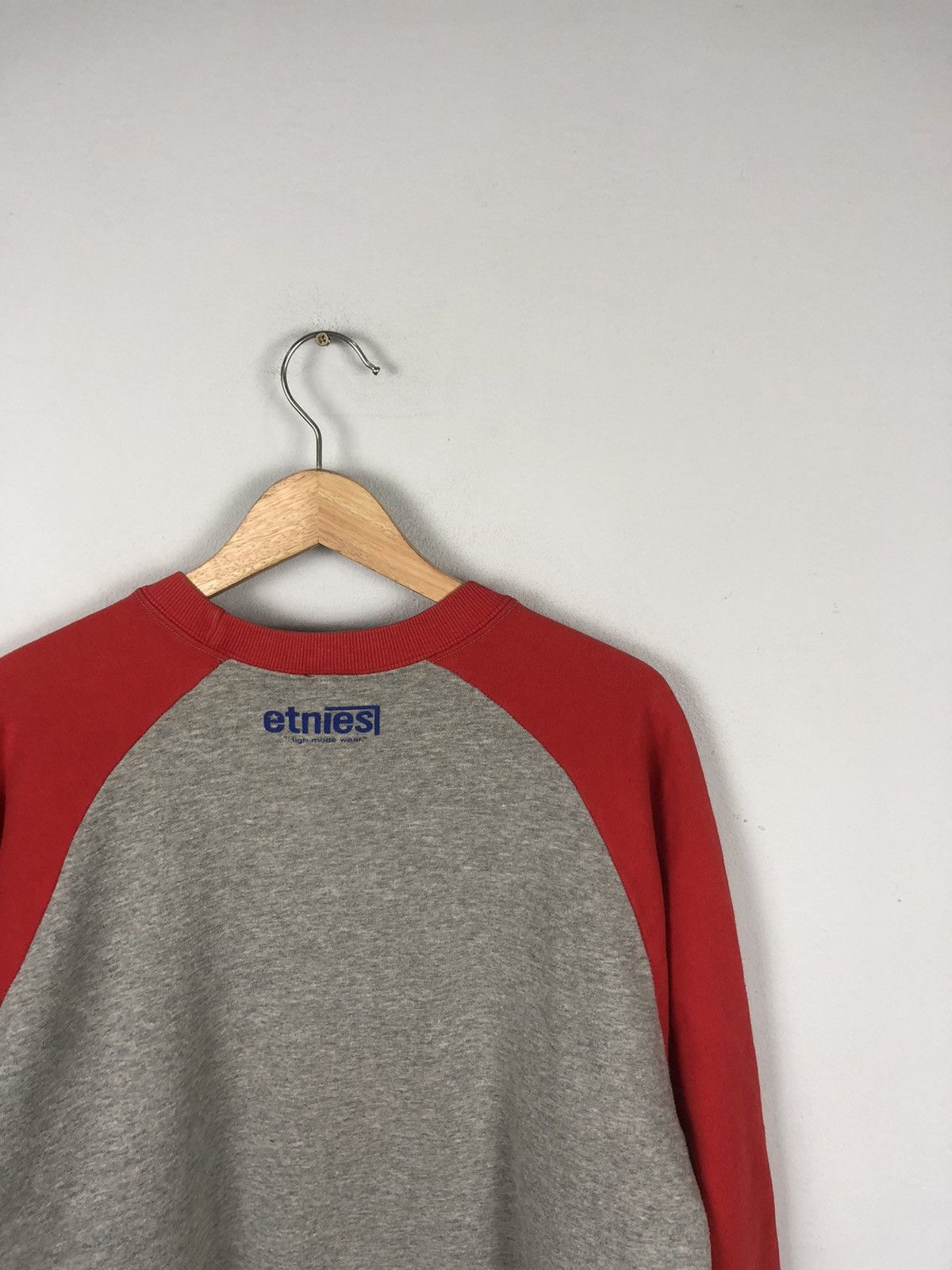 Etnies × Japanese Brand × Vintage Japanese Brand Etnies Raglan Sweatshirt Size US L / EU 52-54 / 3 - 6 Thumbnail