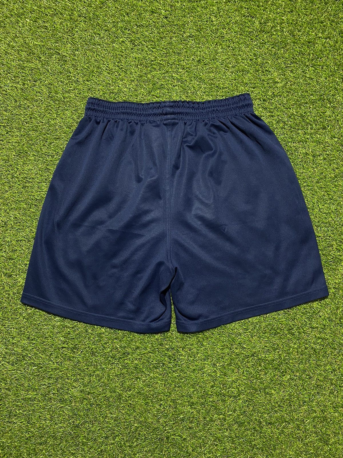 Nike Vintage Nike shorts streetwear swoosh casual y2k size L Size US 34 / EU 50 - 2 Thumbnail