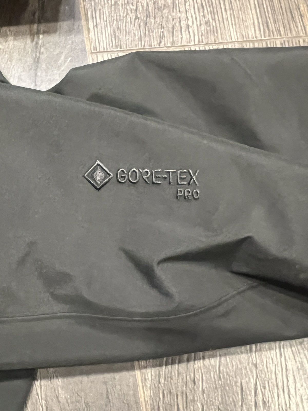 Arc'teryx Arcteryx Beta AR Mens - Size M Size US M / EU 48-50 / 2 - 5 Thumbnail