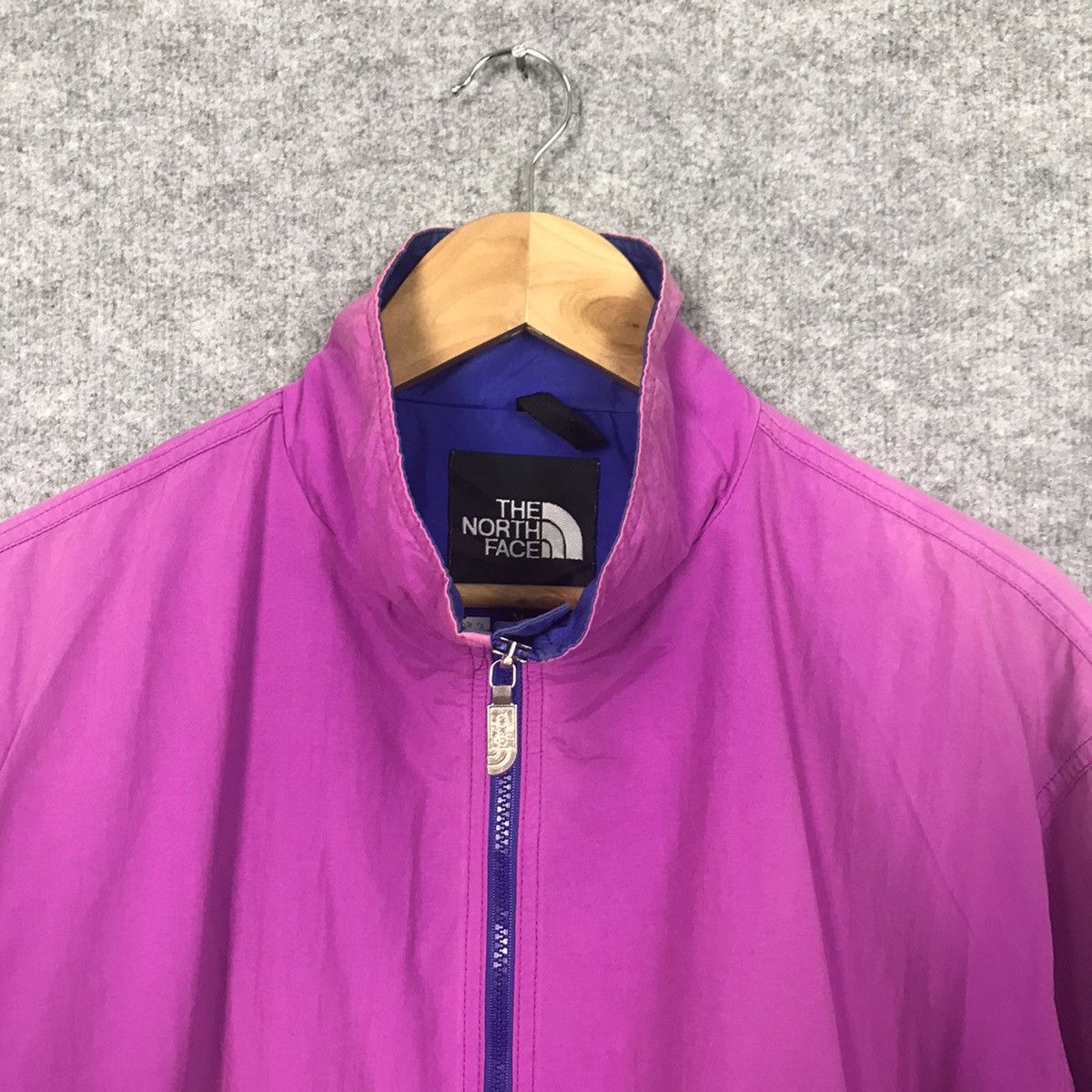 The North Face × Vintage Y2K THE NORTH FACE BIG LOGO SUN FADED JACKET Size US M / EU 48-50 / 2 - 3 Thumbnail