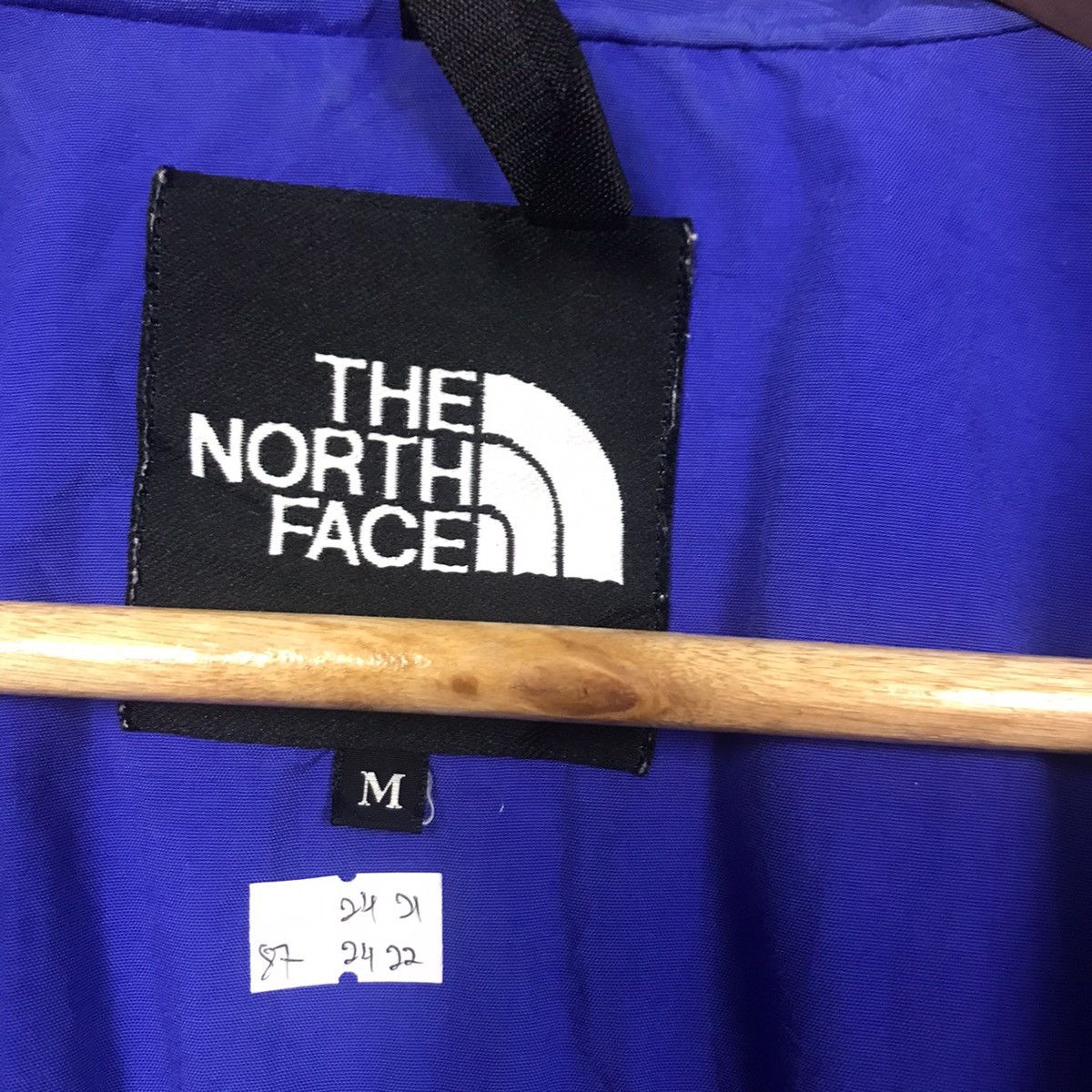 The North Face × Vintage Y2K THE NORTH FACE BIG LOGO SUN FADED JACKET Size US M / EU 48-50 / 2 - 13 Thumbnail