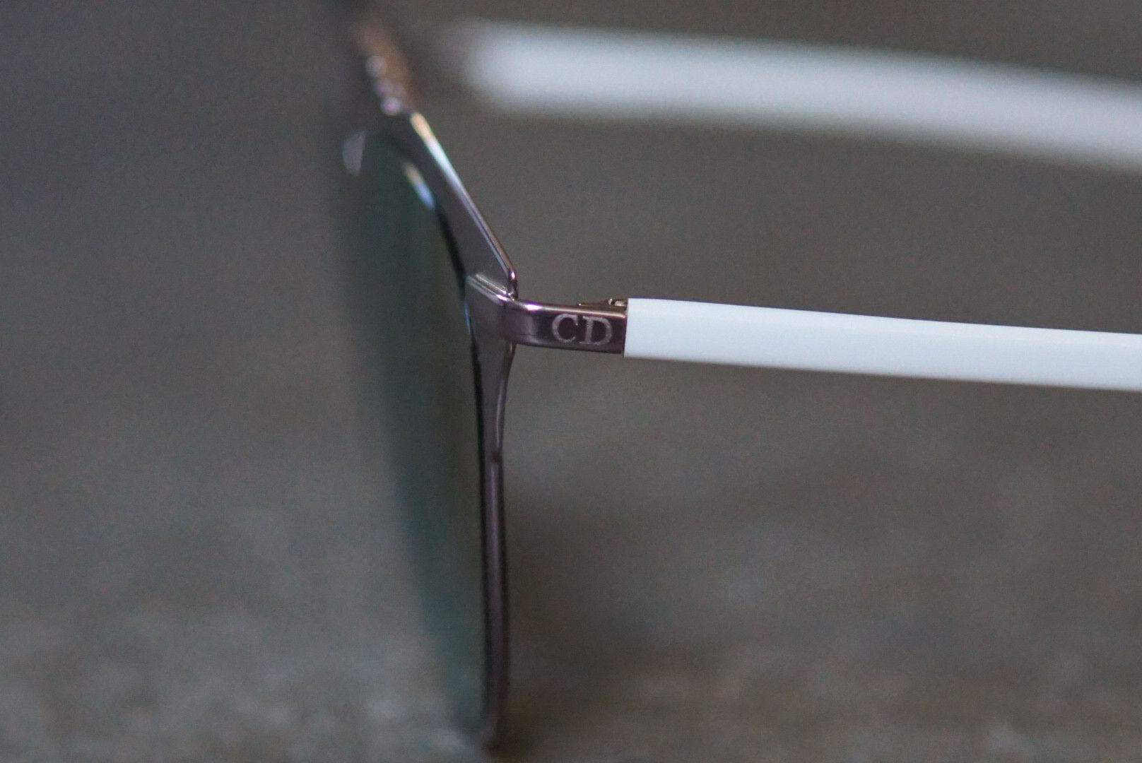 FLAW Christian Dior Sunglasses 31UHA Gold White
