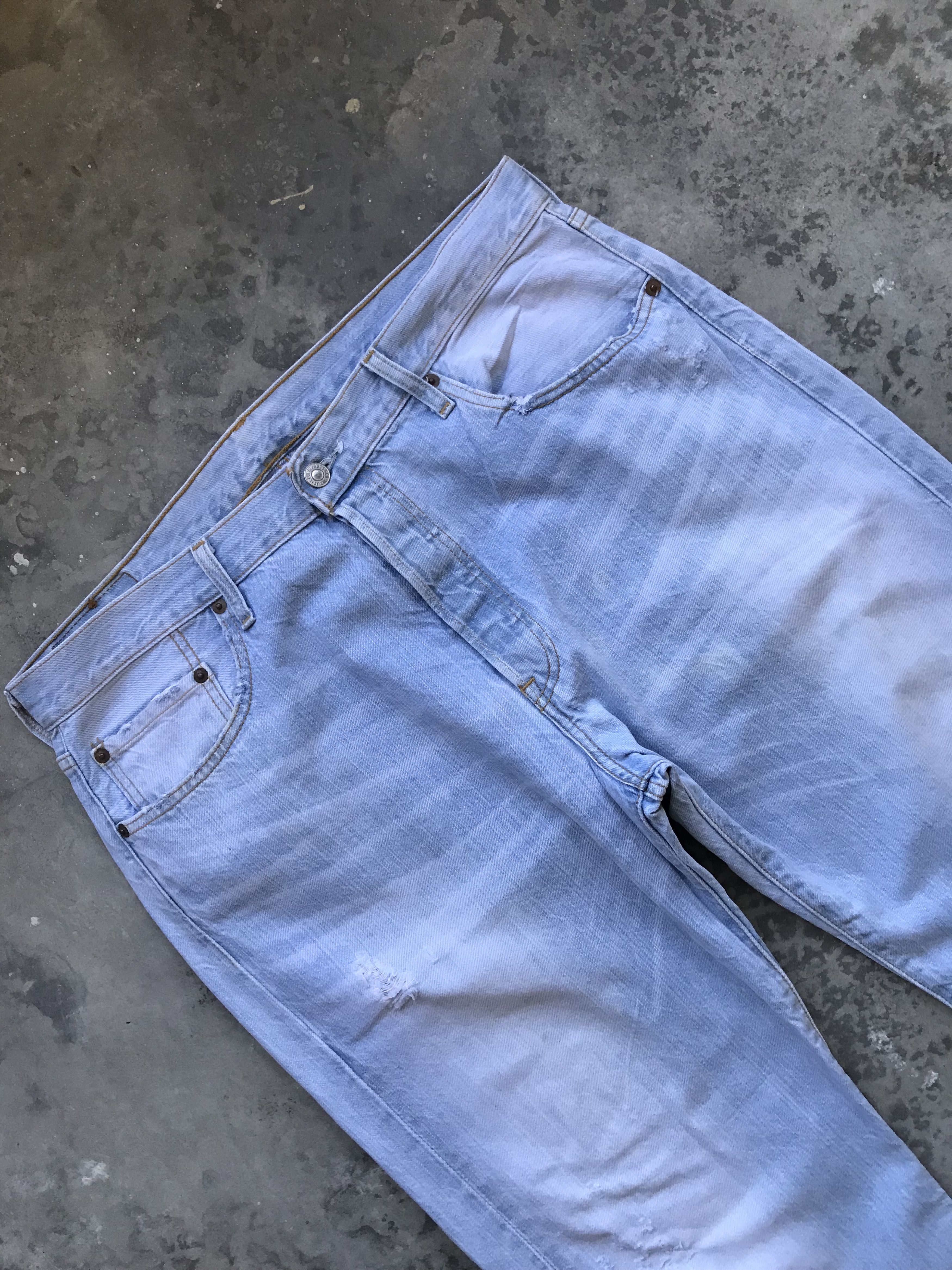Levi's × Levi's Vintage Clothing × Vintage VLEV51 - Levis 501 Light Distressed Light Wash Jeans Size US 36 / EU 52 - 2 Thumbnail