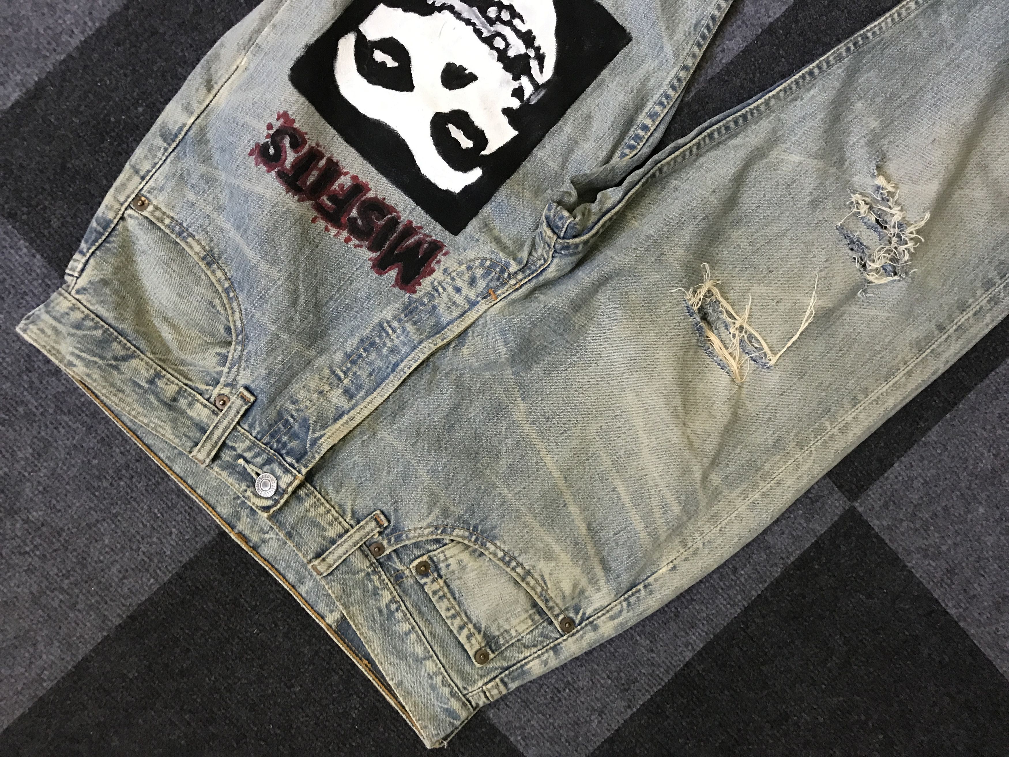 Levi's VLEV95 - Vintage Levis 501 MISFITS Cutoms Distressed Jeans Size US 30 / EU 46 - 2 Thumbnail
