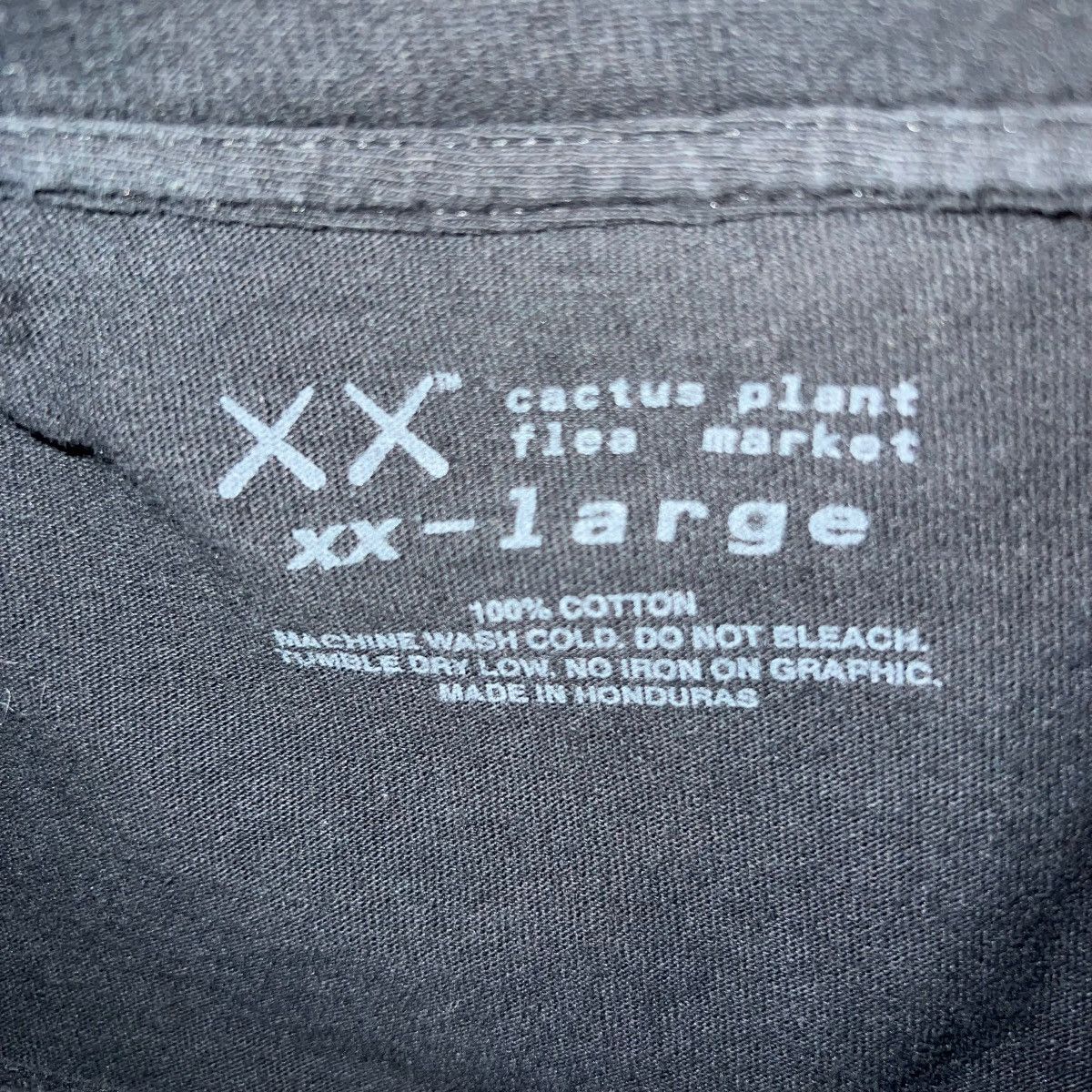 Cactus Plant Flea Market × Kaws Kaws x Cactus Plant Flea Market Black Tee Size US XXL / EU 58 / 5 - 3 Thumbnail
