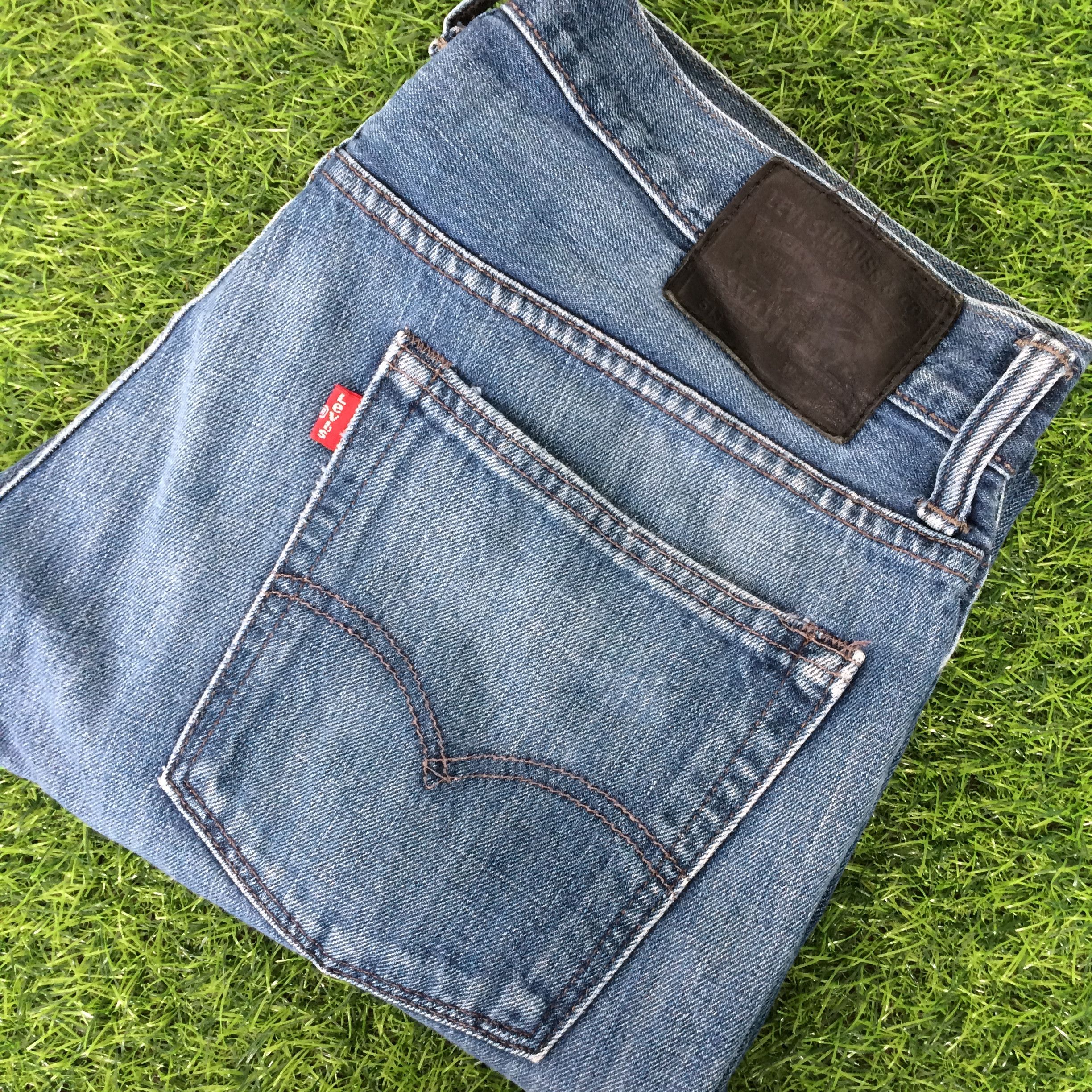 Levi's Distressed Levis 513 Medium Wash Jeans #B-082 Size US 36 / EU 52 - 6 Thumbnail