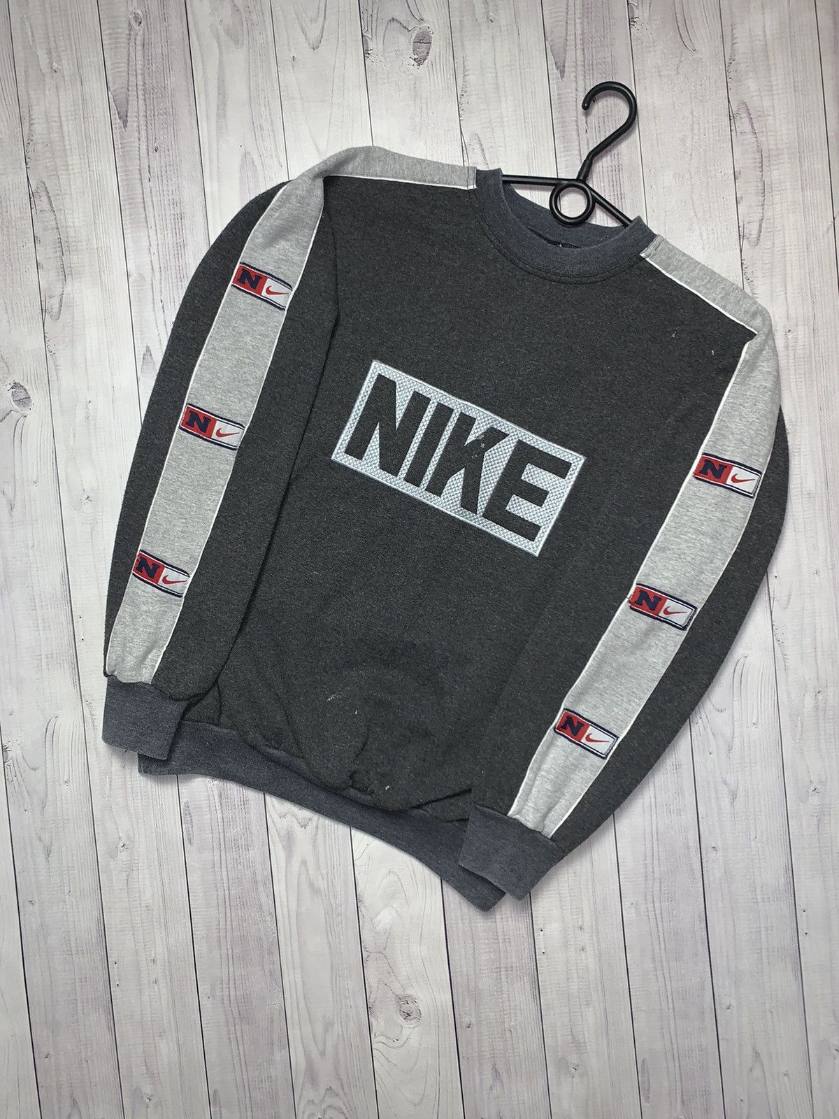 Vintage Nike sweatshirt big logo size M