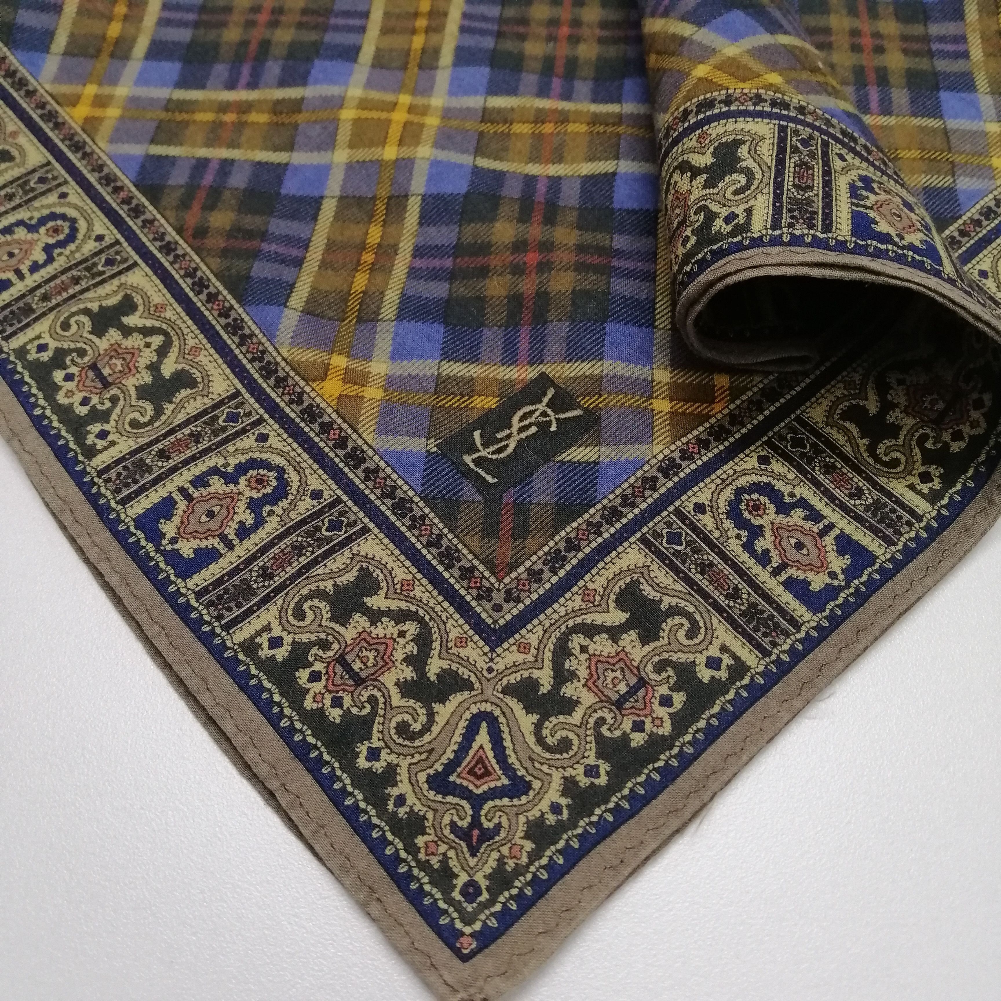 Vintage Yves Saint Laurent Handkerchief/Neckerchief/Bandana-KD1177 Size ONE SIZE - 3 Thumbnail