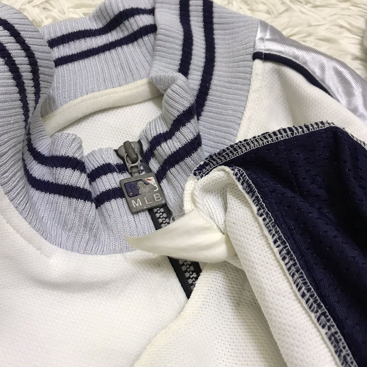 MLB Vintage yankees embroidery biglogo sweater Size US L / EU 52-54 / 3 - 8 Thumbnail