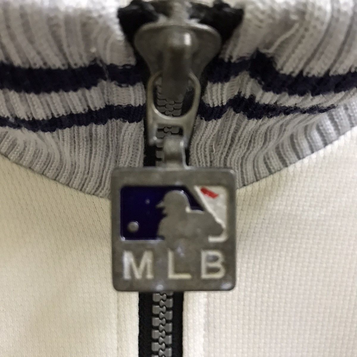 MLB Vintage yankees embroidery biglogo sweater Size US L / EU 52-54 / 3 - 7 Thumbnail