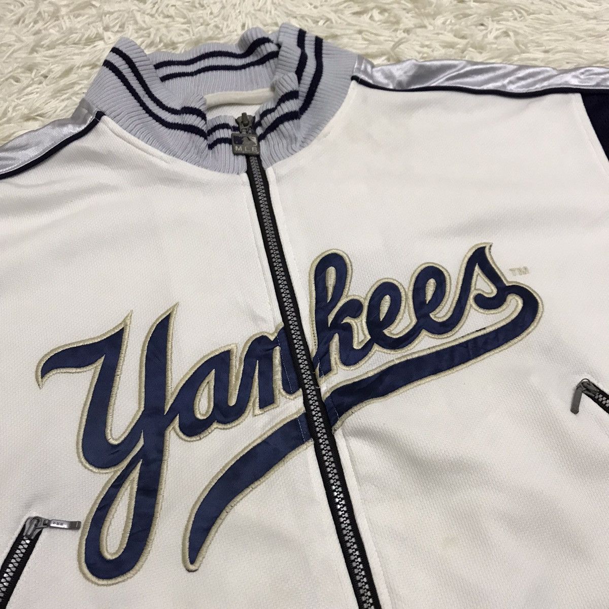MLB Vintage yankees embroidery biglogo sweater Size US L / EU 52-54 / 3 - 9 Thumbnail