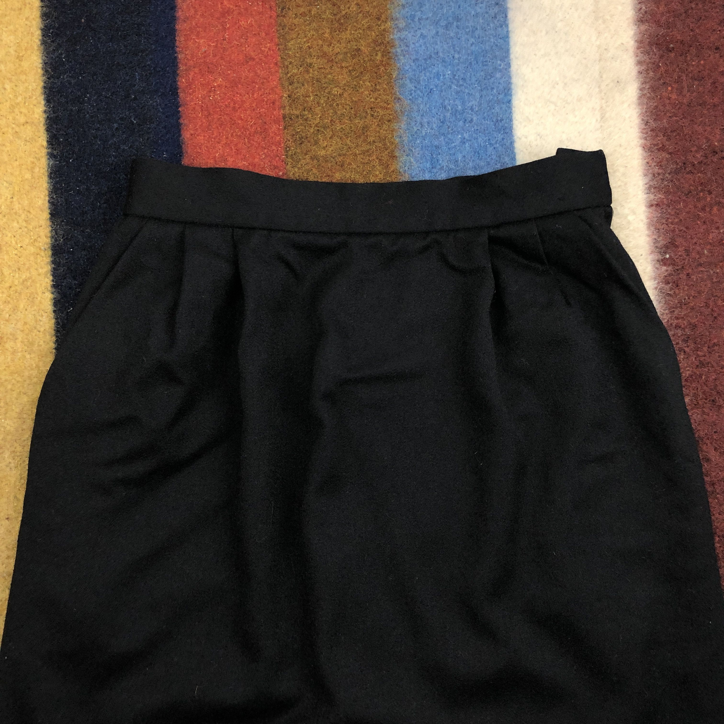 Yves Saint Laurent Vintage YSL Casual Skirt Mini Skirt #0453/S Size 27" / US 4 / IT 40 - 2 Thumbnail