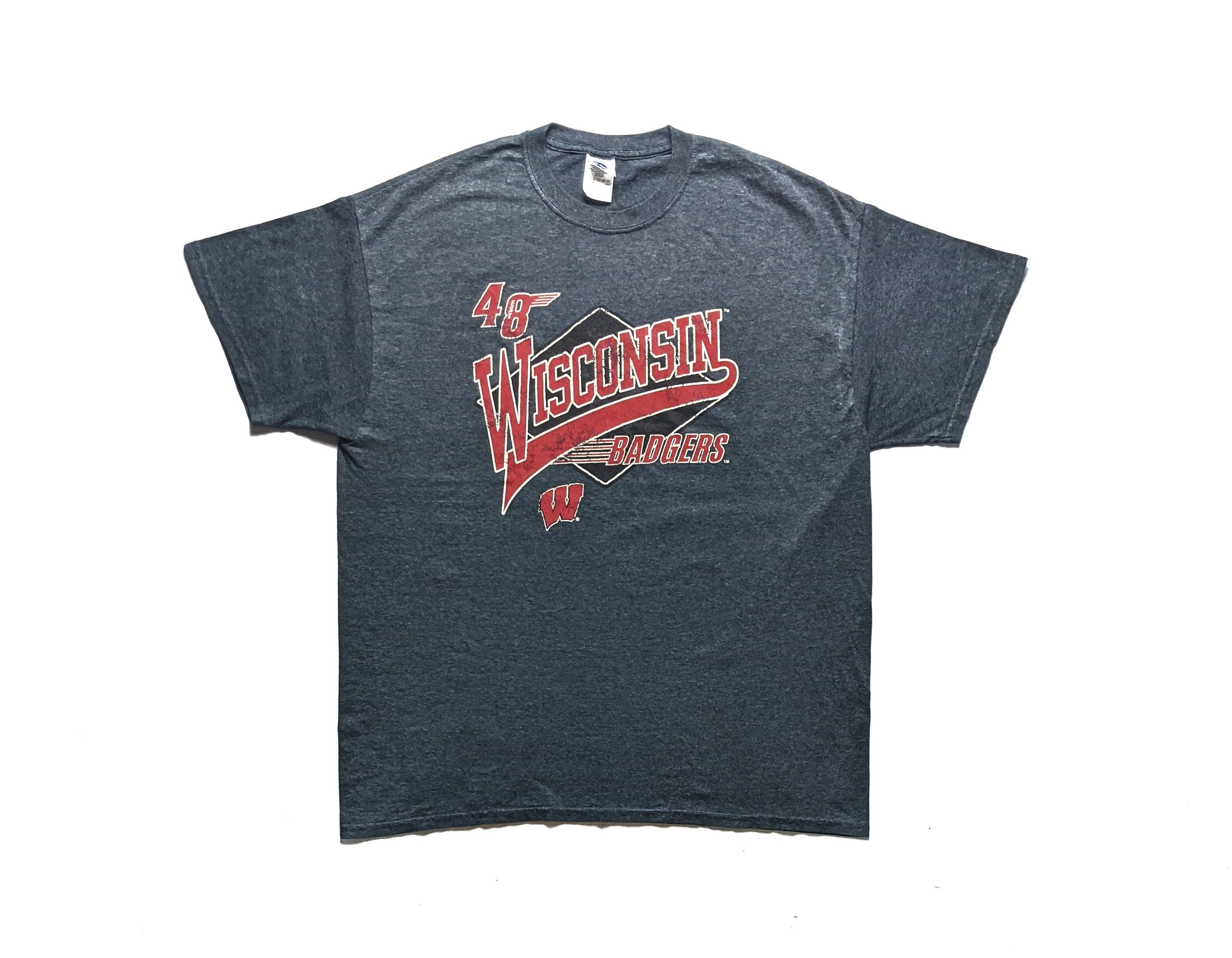 NFL × Vintage Vintage Y2K 48est Wisconsin Badgers Football NFL T Shirt Size US XL / EU 56 / 4 - 1 Thumbnail