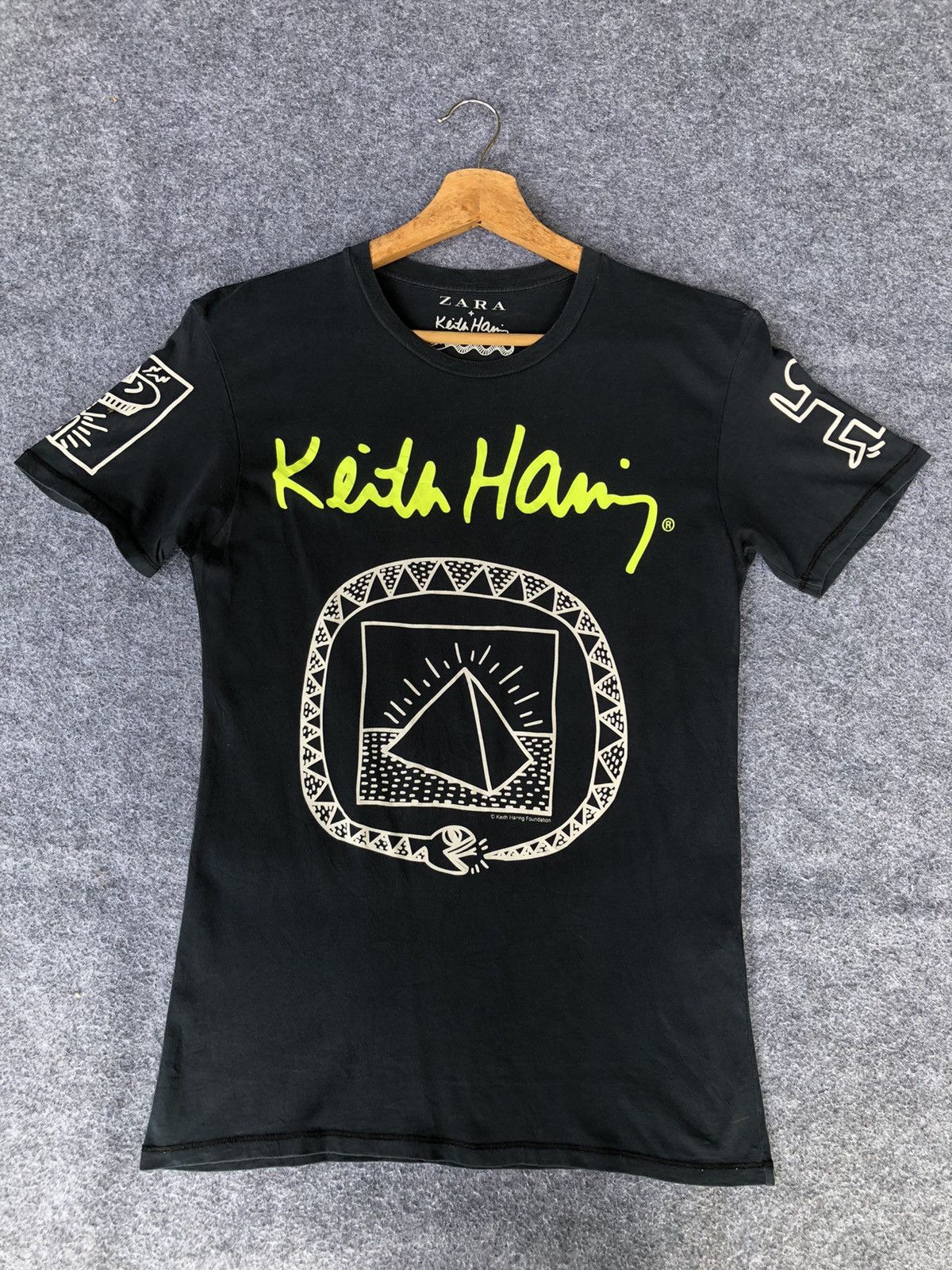 Keith Haring Last Drop🔥Keith Haring x Zara Snake T shirt Made In Portugal Size US S / EU 44-46 / 1 - 9 Thumbnail