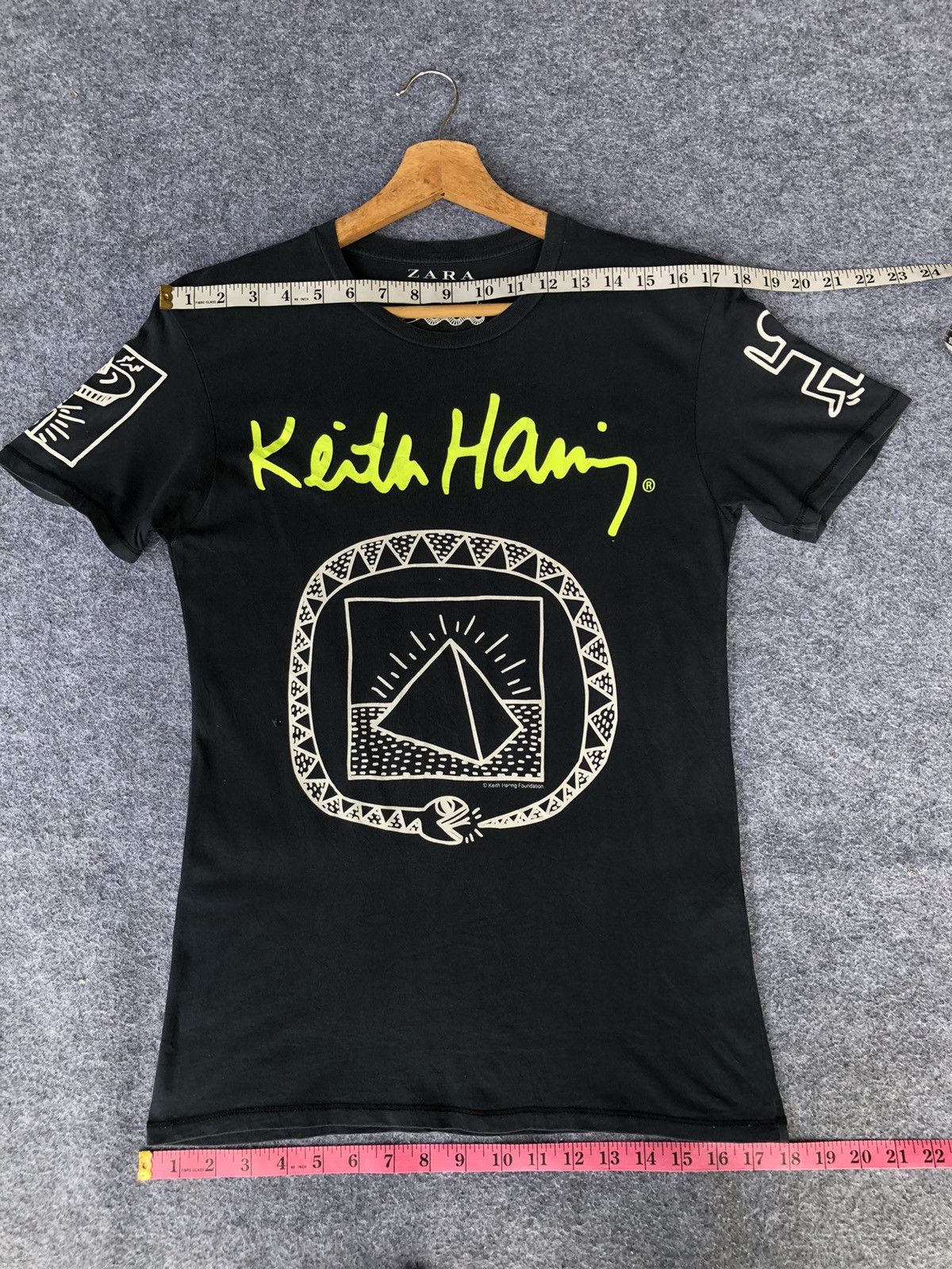 Keith Haring Last Drop🔥Keith Haring x Zara Snake T shirt Made In Portugal Size US S / EU 44-46 / 1 - 12 Thumbnail