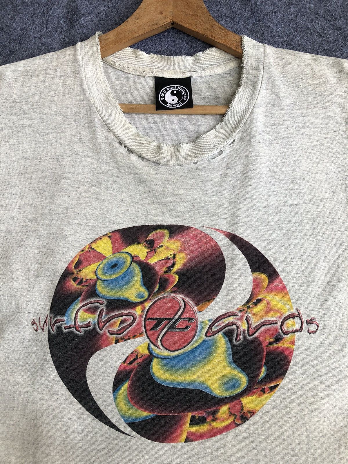 Other Last Drop🔥Very Rare🔥Vintage T&C Surfboards Thrashed Tee Size US L / EU 52-54 / 3 - 10 Thumbnail