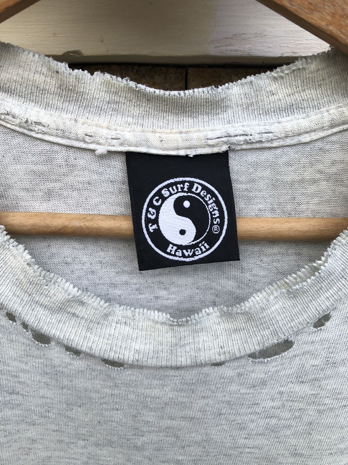 Other Last Drop🔥Very Rare🔥Vintage T&C Surfboards Thrashed Tee Size US L / EU 52-54 / 3 - 5 Thumbnail