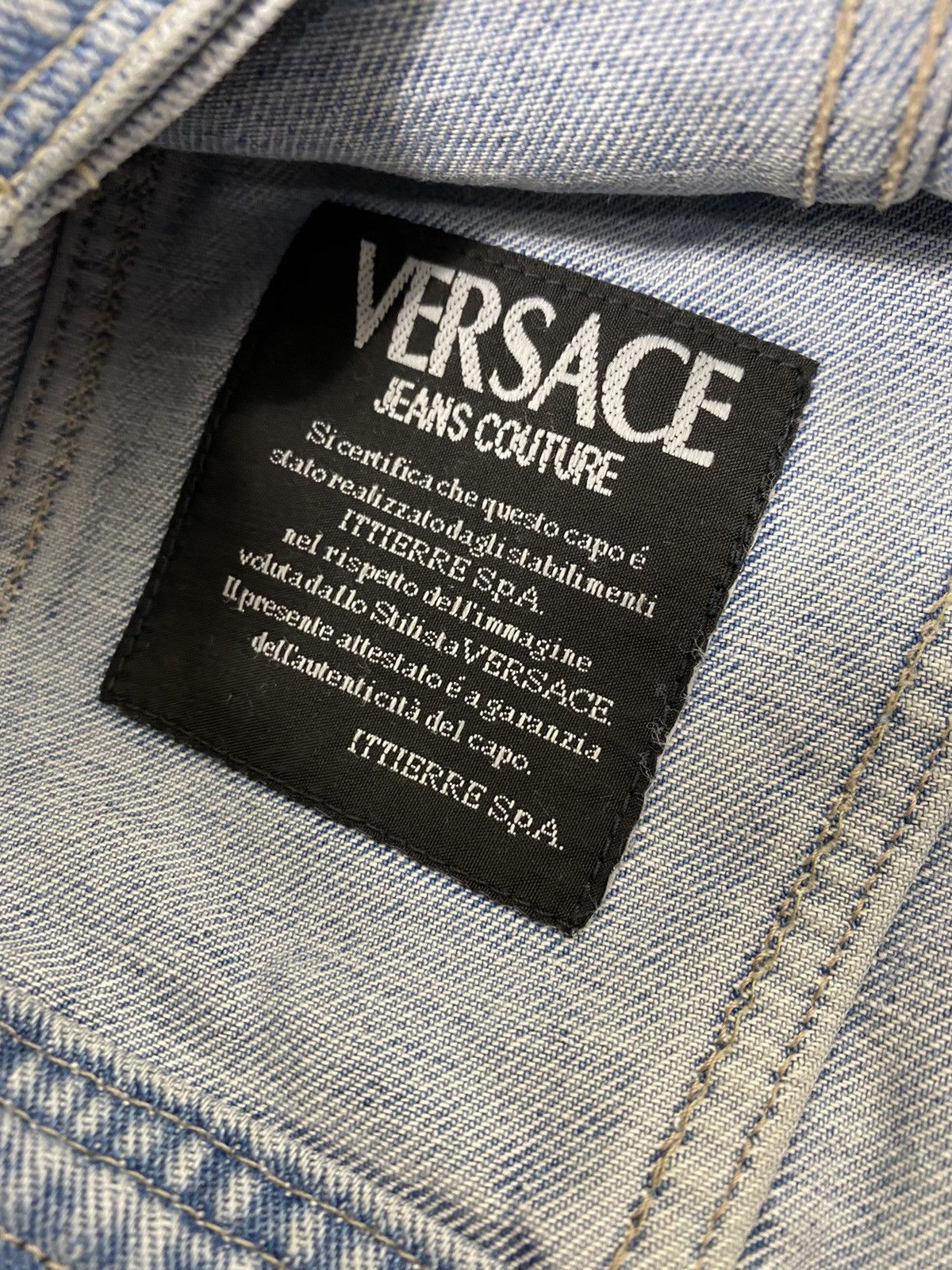 Versace Vintage Versace Jeans Couture Big Logo Denim Jacket. J069 Size US L / EU 52-54 / 3 - 16 Thumbnail