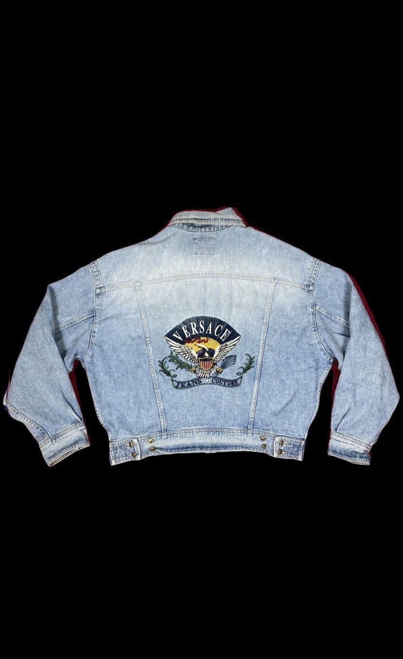 Versace Vintage Versace Jeans Couture Big Logo Denim Jacket. J069 Size US L / EU 52-54 / 3 - 1 Thumbnail