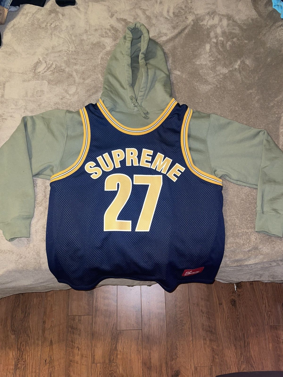 Supreme hoodie with stitched in jersey