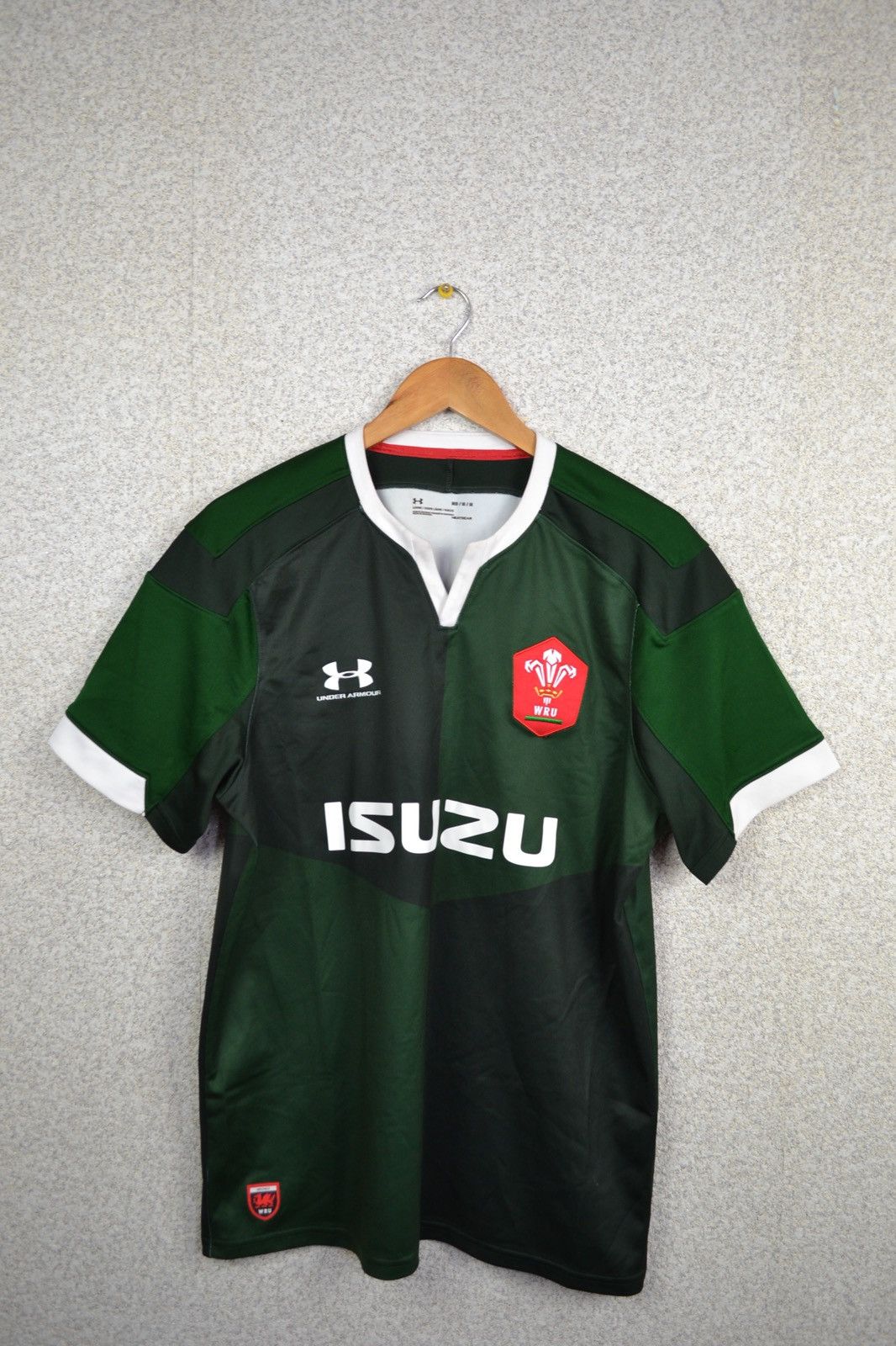Under Armour Wales 2020 Away Rugby Union Shirt Under Armour Size M Size US M / EU 48-50 / 2 - 1 Thumbnail