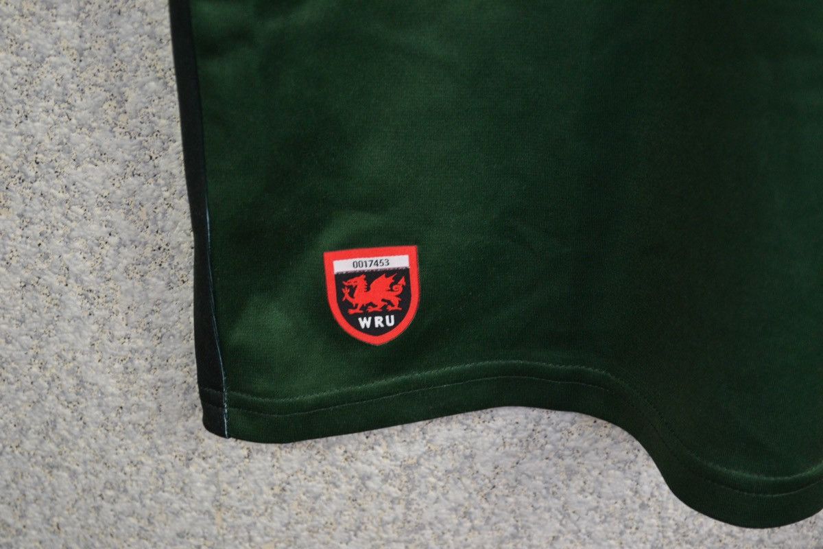 Under Armour Wales 2020 Away Rugby Union Shirt Under Armour Size M Size US M / EU 48-50 / 2 - 4 Thumbnail