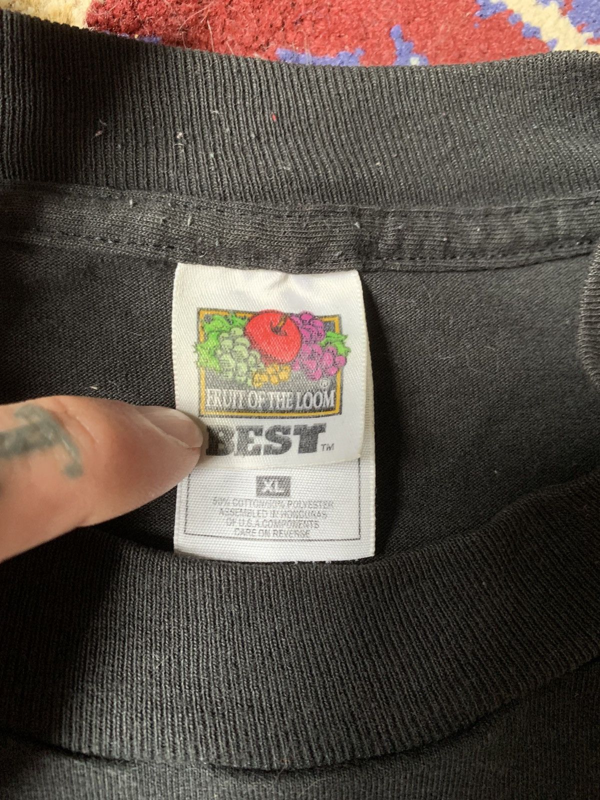Squiggly 90s Bank Tee Punk XL