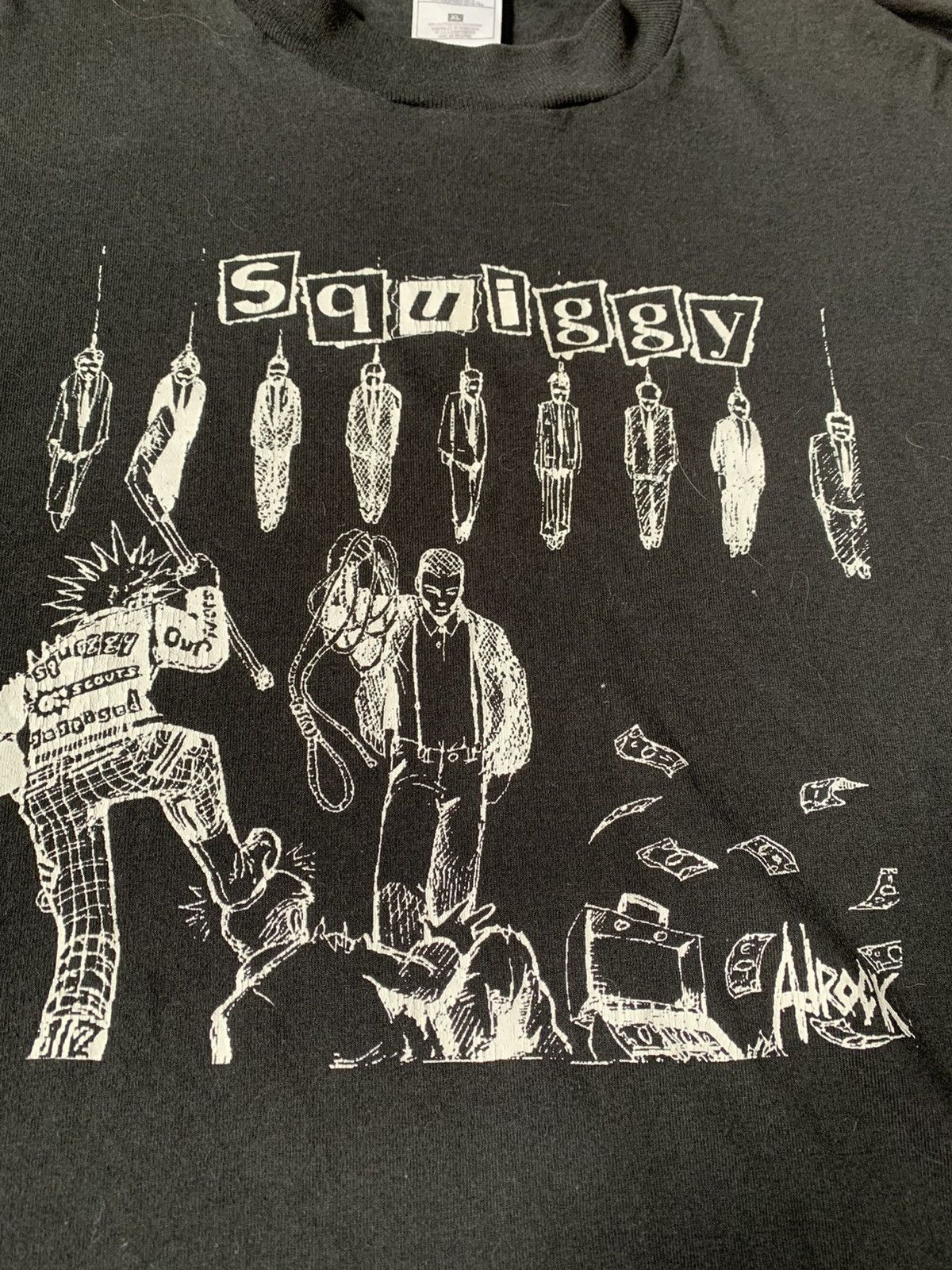 Squiggly 90s Bank Tee Punk XL