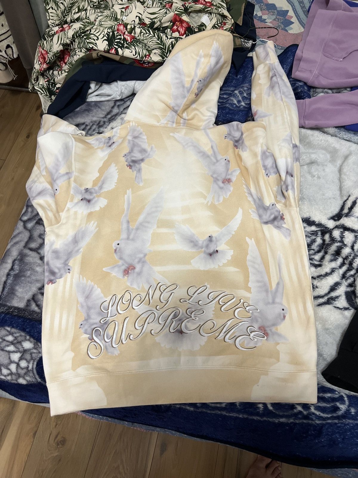 Supreme Long Live Supreme Size US XL / EU 56 / 4 - 2 Thumbnail